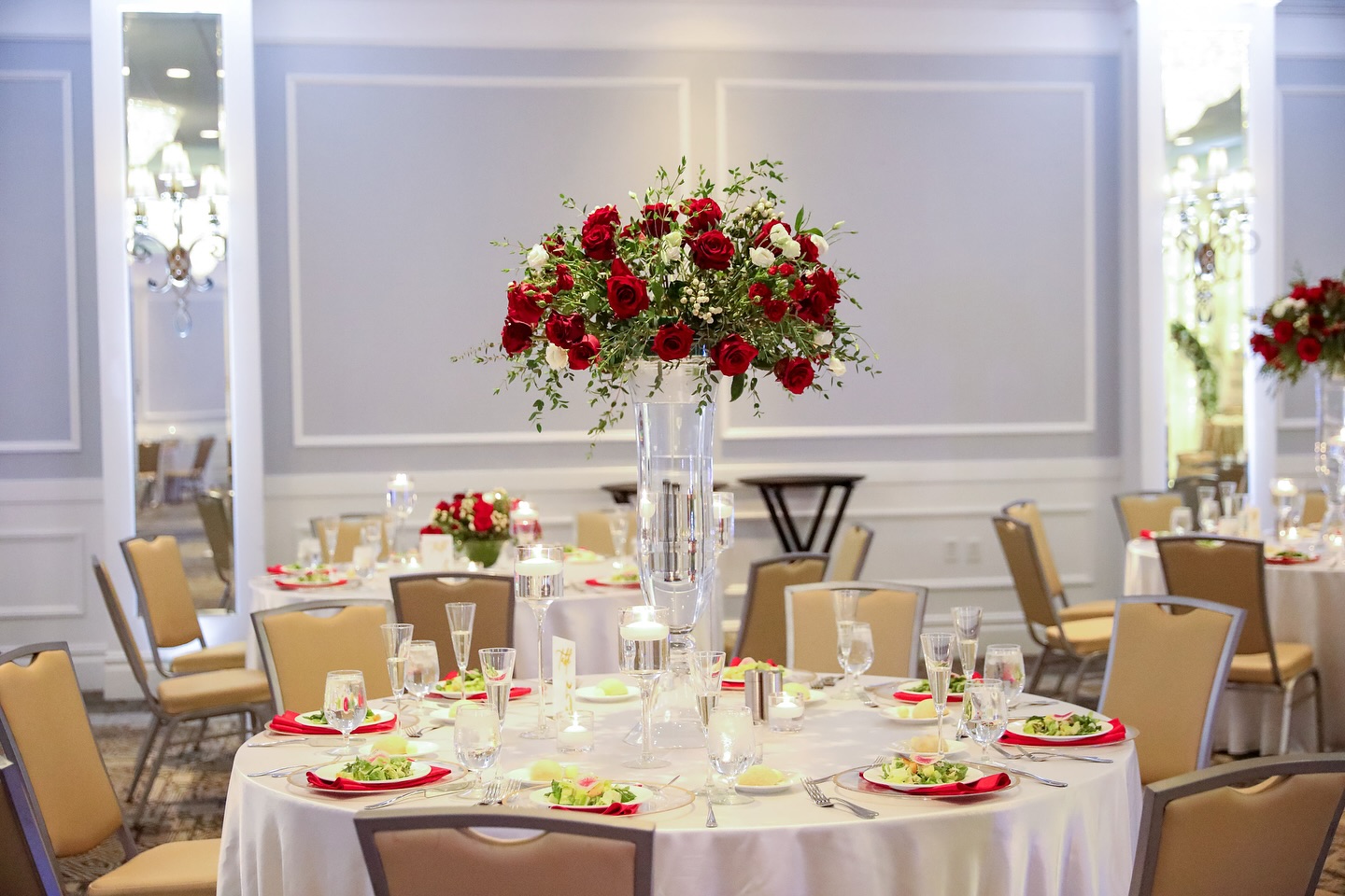 A stunning celebration for Mr. & Mrs. Lazarini on April 12th at Excelsior Springs Event Center! 💍🌹🥀
From the lush red and white florals by @renasfineflowers to the romantic candlelight and elegant tablescapes, every detail was picture-perfect.
Captured beautifully by Paul Saunders Photography, this wedding was a timeless dream!
#ExcelsiorSpringsWeddings #SaratogaSpringsVenue #WeddingInspo #RenasFineFlowers #PaulSaundersPhotography #SpringWeddingMagic