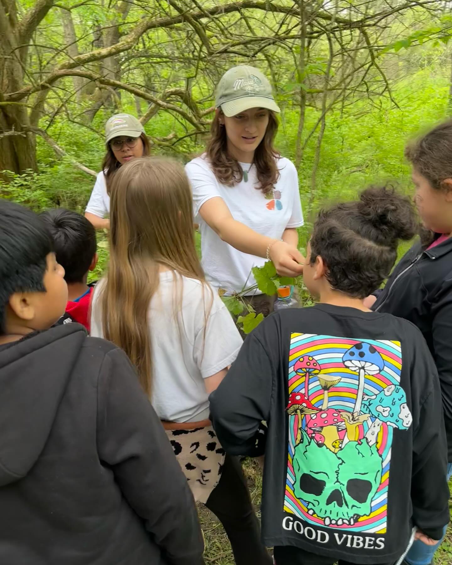 In partnership with @adoptaclass , 5th graders from Hartwell Elementary got to experience birding, forestry, prairies and stream ecology! We are happy to be a resource for schools and are looking forward to expanding our K-12 impact this year 🌼