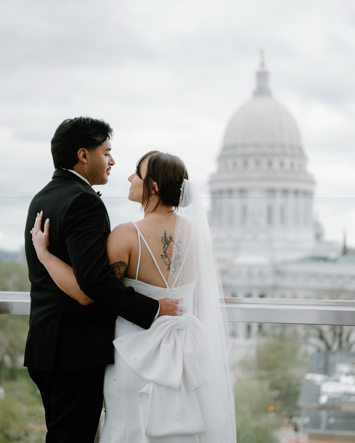 May 3, 2025 🤩
K + I had their intimate wedding ceremony at the Wisconsin Capitol followed by a private dinner with their family at Eno Vino. Congrats to the happy couple!!
Florals by @alluringblooms
Dinner by @enovinodowntown
Makeup by @lindywadeartistry
Photos by @briannakraftphotography
Madison Wisconsin Wedding Photographer
Wisconsin State Capitol Wedding