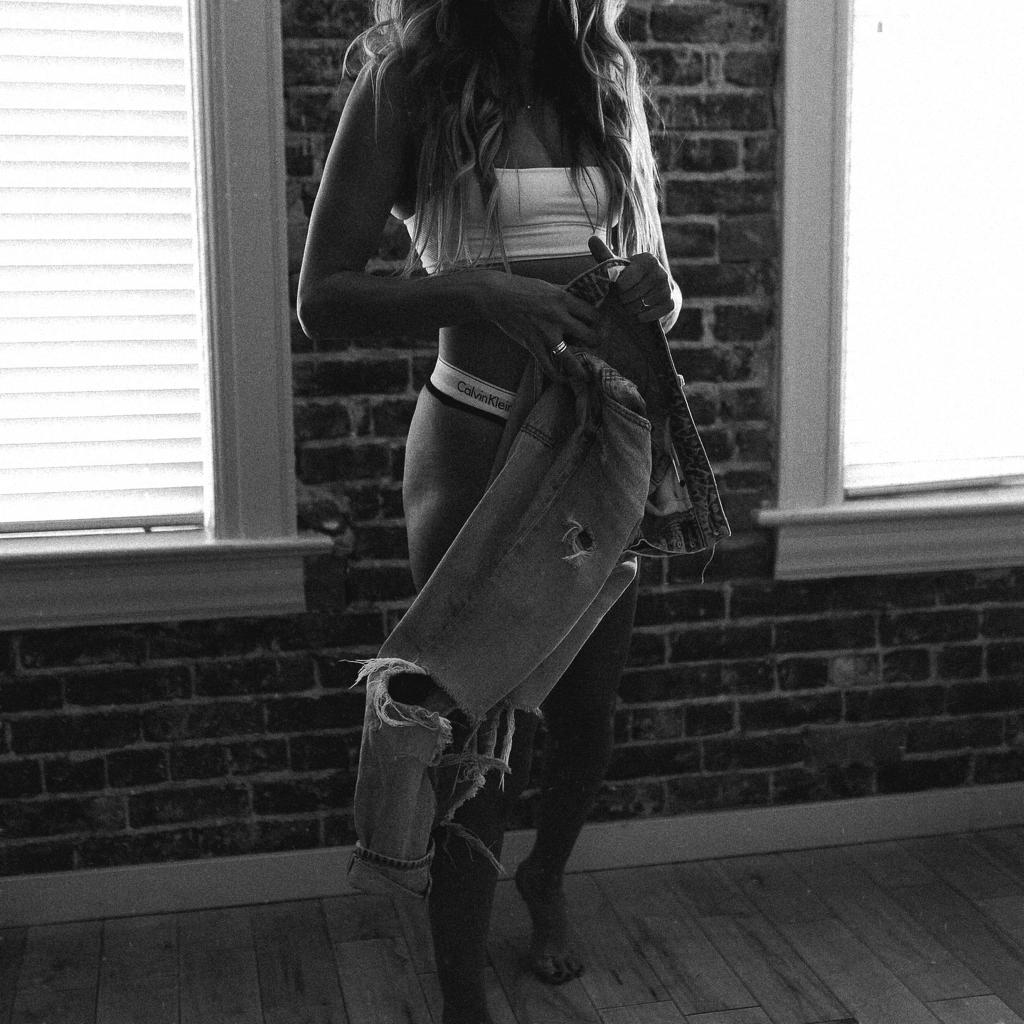 deep down in the editing cave, basically staring at powerful beautiful women all day. sometimes I can’t believe this is my job.
grateful to all my clients for their patience as I work thru editing abt eleven shoots right now.
so amped to share all the beauty and goodness I have in the queue✨