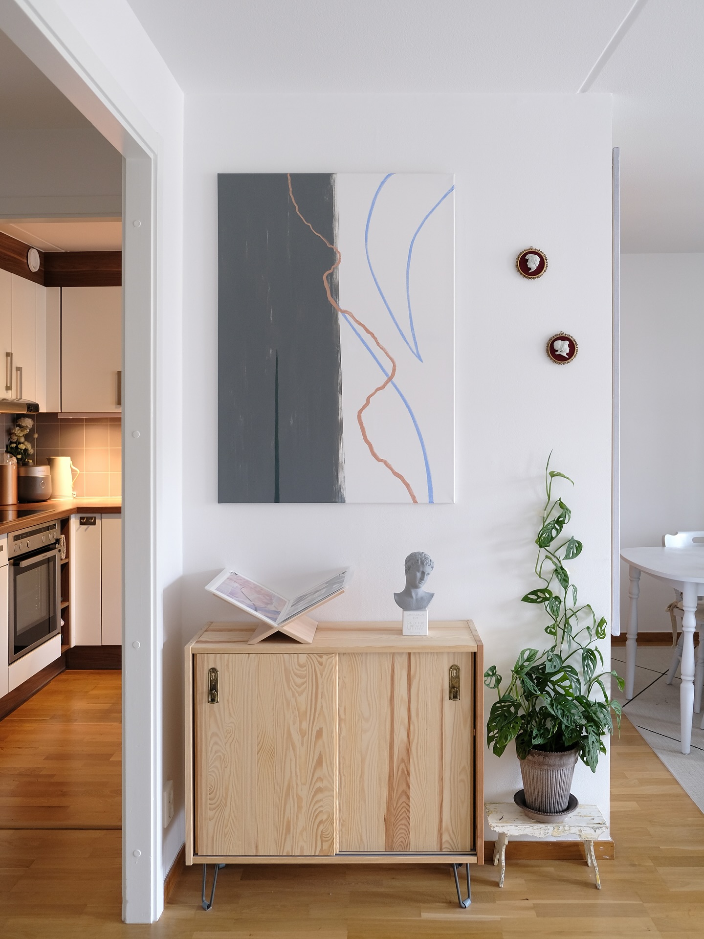 ◽️
In the Hush of the Tide (2025)
70 x 100 cm
Acrylic and oil pastel on canvas
조수의 고요 (2025)
70 x 100 cm
캔버스에 아크릴, 오일파스텔
⠀
⠀
⠀
⠀
⠀
⠀
⠀
⠀
⠀
⠀
⠀
⠀
⠀
⠀
⠀
#abstractart #abstractpainting #originalartwork #canvasart #canvaspaintings #artdeco #walldecoration #contemporaryart #greyblue #tidi #abstrakt #abstraktkonstnär #konstinredning #artcollector #contemporaryart #koreanartist #artinterior #homedecorart #artcollection #koreanpainter #추상 #추상화 #추상화가 #suyeonseo_art #artistsuyeonseo