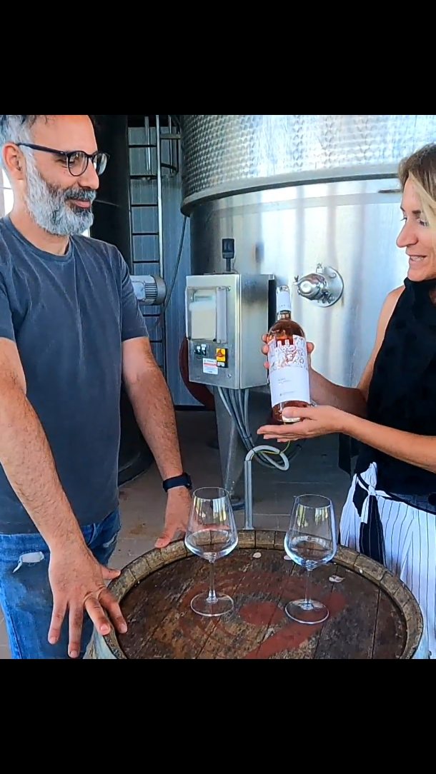 𝑽𝒊 𝒑𝒐𝒓𝒕𝒊𝒂𝒎𝒐 𝒏𝒆𝒍 𝒄𝒖𝒐𝒓𝒆 𝒅𝒆𝒍𝒍𝒂 𝒄𝒂𝒏𝒕𝒊𝒏𝒂 𝑷𝒂𝒓𝒗𝒖𝒔 𝑨𝒈𝒆𝒓! 🍇🍷
𝐼𝑛 𝑣𝑖𝑠𝑡𝑎 𝑑𝑒𝑙 𝑛𝑜𝑠𝑡𝑟𝑜 𝑒𝑣𝑒𝑛𝑡𝑜 𝑑𝑒𝑙 16 𝑚𝑎𝑔𝑔𝑖𝑜, 𝑠𝑖𝑎𝑚𝑜 𝑎𝑛𝑑𝑎𝑡𝑖 𝑎 𝑠𝑐𝑜𝑝𝑟𝑖𝑟𝑒 𝑙𝑒 𝑒𝑐𝑐𝑒𝑙𝑙𝑒𝑛𝑧𝑒 𝑑𝑒𝑙𝑙𝑎 𝑐𝑎𝑛𝑡𝑖𝑛𝑎 𝑃𝑎𝑟𝑣𝑢𝑠 𝐴𝑔𝑒𝑟. 𝑈𝑛 𝑣𝑖𝑎𝑔𝑔𝑖𝑜 𝑡𝑟𝑎 𝑣𝑖𝑔𝑛𝑒 𝑒 𝑏𝑜𝑡𝑡𝑖 𝑝𝑒𝑟 𝑠𝑒𝑙𝑒𝑧𝑖𝑜𝑛𝑎𝑟𝑒 𝑖 𝑣𝑖𝑛𝑖 𝑝𝑒𝑟𝑓𝑒𝑡𝑡𝑖 𝑑𝑎 𝑎𝑏𝑏𝑖𝑛𝑎𝑟𝑒 𝑎𝑙 𝑛𝑜𝑠𝑡𝑟𝑜 𝑏𝑎𝑐𝑐𝑎𝑙𝑎̀. 𝑃𝑟𝑒𝑝𝑎𝑟𝑎𝑡𝑒𝑣𝑖 𝑎 𝑢𝑛'𝑒𝑠𝑝𝑒𝑟𝑖𝑒𝑛𝑧𝑎 𝑑𝑖 𝑔𝑢𝑠𝑡𝑜 𝑢𝑛𝑖𝑐𝑎!
📍 Via Alessandro Volta, 36, 00153 Roma RM, Italia
𝐏𝐞𝐫 𝐢𝐧𝐟𝐨𝐫𝐦𝐚𝐳𝐢𝐨𝐧𝐢 𝐞 𝐩𝐫𝐞𝐧𝐨𝐭𝐚𝐳𝐢𝐨𝐧𝐢:
🔗 Link in bio!
☎️ +39 06 574 1369
🌐 www.mastrogiorgio.eu
#ParvusAger #Cantina #ViniLaziali #CastelliRomani #Collaborazione #AbbinamentiVino #Degustazione #MastroGiorgio #ReDelBaccala #EventiRoma #RomaFood #WineLover #EccellenzaItaliana