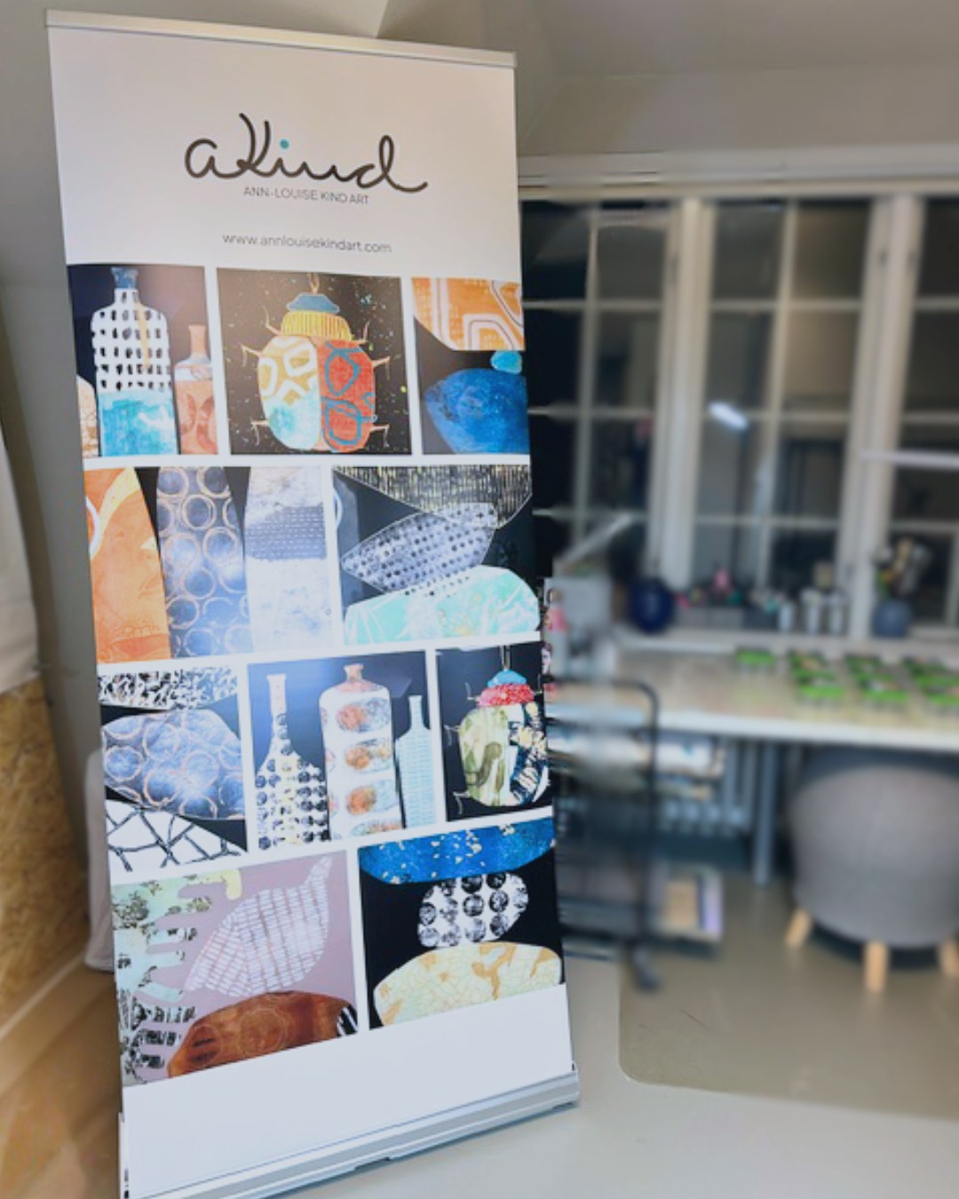 ❣️ Stå ut på ditt event! ❣️
Roll-ups är grejen att ha på event och vi jobbar med allt från bordsskyltar till fulla eventmontrar. Om du vill ha material med just ditt varumärke på att ge bort till kunder eller andra företag, kan vi designa och producera allt från pennor till väskor. 🤝
💡 Traditionell fysisk marknadsföring fungerar riktigt bra på specifika marknader, och vi kan både designa och sköta tryck och leverans här från vårt kontor i Stockholm | Danderyd 💪
📩 Kontakta oss och se hur vi kan hjälpa just dig med marknadsföringsmaterial och eventprodukter!
www.myownmarketingteam.com