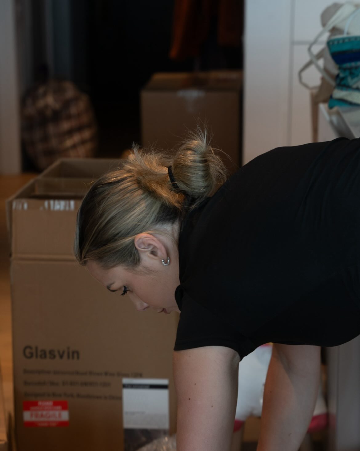 Did you know ⁉️ We offer our services even when you’re moving home. So if you’re looking for a fresh start we can declutter and organise you before the move and ensure you are perfectly settled after.
Working with an amazing removals company we will take that stress out of your move from start to finish 😮💨
#declutteryourhome #organise #declutter #movinghome #removals #storage #packing #packingtips #professionalorganiser #declutteringtips #organisingtips #decluttering