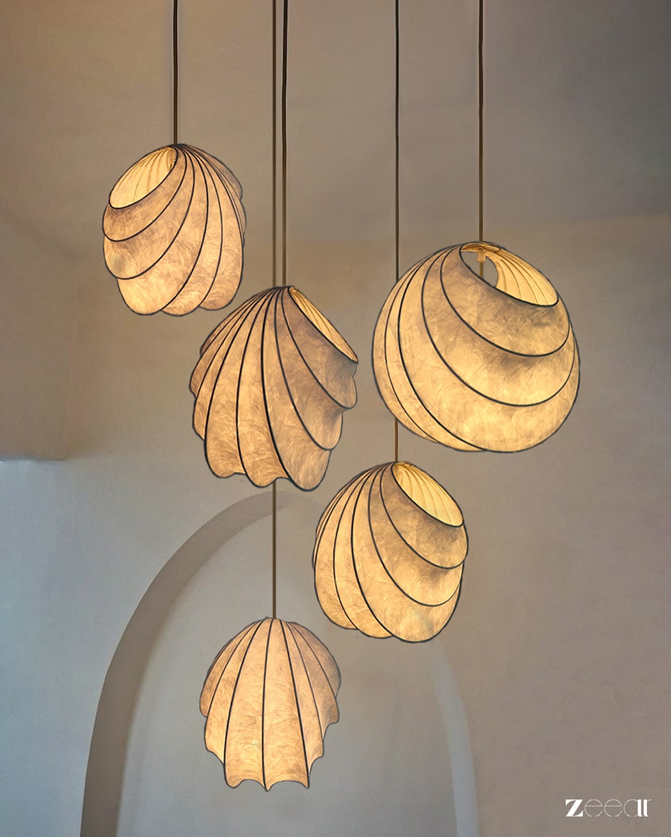 Elevated lighting, inspired by nature’s own geometry. The Nautilus chandelier is an ode to form, flow and timeless beauty.
.
#interiorlighting #interiordesign #architecture #lampshade #zeearlife