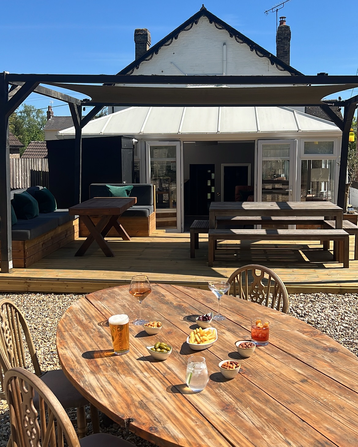 With the warmer months coming we’ve been working on our outside space & new bar menu 🫒
Nibbles & drinks available outside or in the bar then join us in the restaurant for the main menu.
We are open Wednesday to Saturday from 6pm 🍸
#thepearandolive #restaurant #hildersham #village #cambridge #smallbusiness #outside #barmenu #drinks #nibbles #alfresco