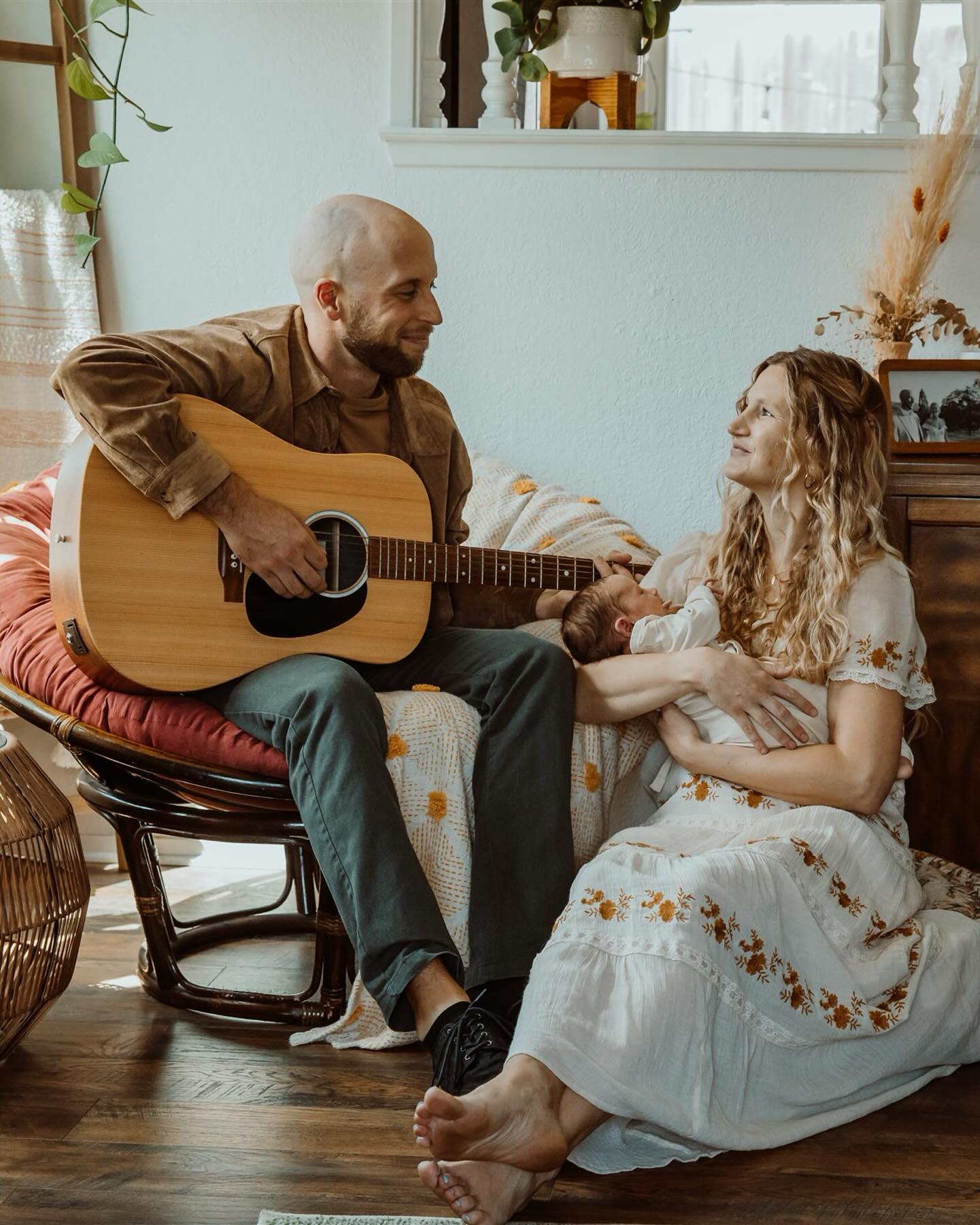 My newborn photography style is pretty minimalistic. My newborn photography is about capturing how it feels to have a new baby. The joy and extra attention this tiny human receives is what I want to catch with my camera. My heart for your session is baby mostly in your arms where they belong, a few shots of their tiny ears,fingers and toes, their amazing ever changing expressions, but all in all you as a family unit.
Full transparency here :) The only props I’m interested in are homemade sentimental blankies from their grandmas or great grandmas. No props. No baskets. No forcing babies into unsafe positions. Just letting them be babies.
We have amazing photographers here on the coast who do posed and prop newborn photos but it’s not me. I am content to stick to what makes my heart happy.
This sweet session with this beautiful family made my heart explode.