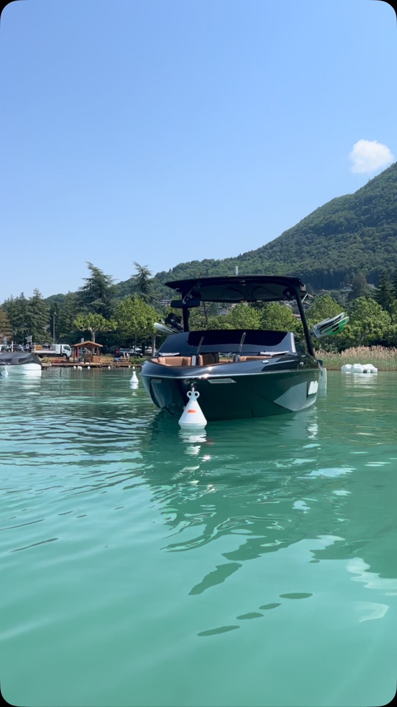 Soleil + Malibu LSV 23 = 😍
#wakesurfing🏄 #lacannecy #wakesurfer #wakeboard #wake #annecyfrance #lacannecy #malibu #malibuboats #iwwfed #iwwf
