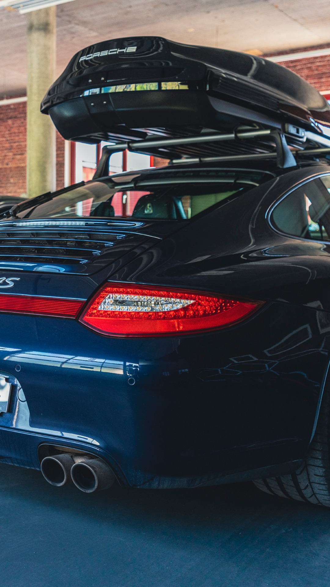 💙 Pure Elegance meets Ultimate Protection 💙
Dieser wunderschöne Porsche 911 Carrera 4 S erstrahlt in einem beeindruckenden Dunkelblau!
Nach der neuen Lackierung haben wir die Haube, Stossstange und Kotflügel mit viel Liebe aufbereitet, poliert und abschliessend mit unserer hochwertigen Stek Steinschlagschutzfolie foliert.
Das Ergebnis? Perfekter Schutz, strahlender Glanz und bereit für jedes Abenteuer, das auf ihn wartet! 🚗✨
Vielen Dank für das Vertrauen 🙌
• • • • • • • • • • • • • • • • • • • • • • • •
- Lackschutzfolierung Ambühl -
📍Triststrasse 12
🇨🇭7000 Chur
☎️ +41 78 720 70 04
📩 lackschutz@black-bird.ch
🌍 www.lackschutzfolierung.ch
• • • • • • • • • • • • • • • • • • • • • • • •
#Porsche911 #IceGreyMetallic #carculture #cars #carwrapping #carlovers #paintprotectionfilm #carcare #stek #carprotection #detailing #dreamcar #luxurycars #paintisdead #garagelife #carwrap #autodetailing #steinschlagschutz #paintprotection #automotiveart #luxurylifestyle #folierung #fahrzeugfolierung #carpaintprotection #car #carenthusiast #supercar #lackschutz #ppf #ceramiccoating