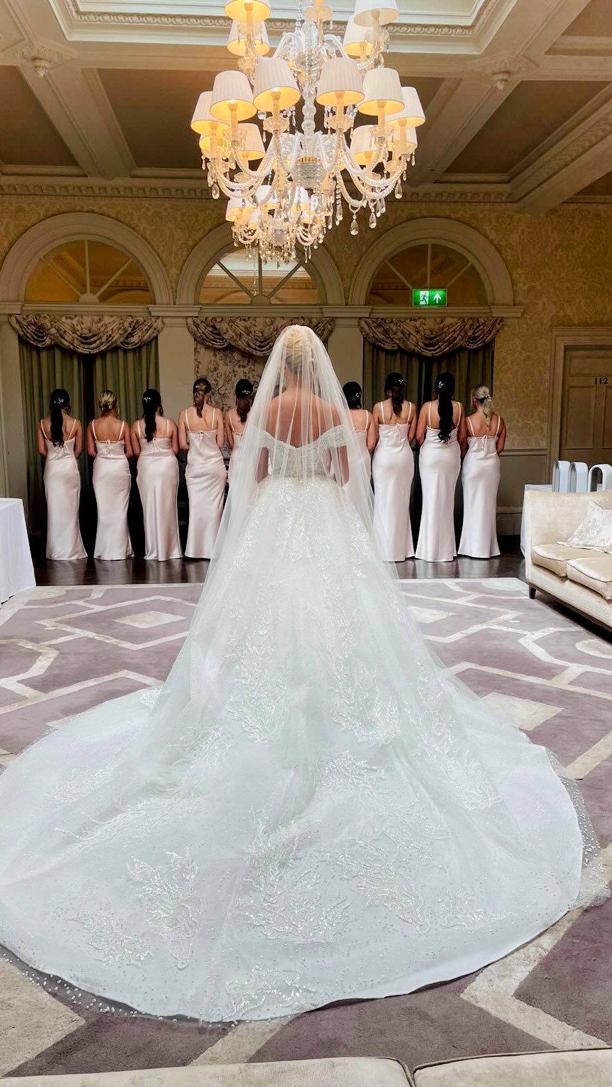 Love working at different venues and not only creating beautiful bridal hair and makeup looks for my Brides, but also assisting other talented artists on large wedding bookings ā like the incredible @botiashairandmakeup š¤
Iām proud to be part of the Botias Artists team! These are some lovely behind-the-scenes moments from a wedding I assisted on at the stunning @down_hall_weddings
It was a pleasure working alongside amazing artists such as: @weddinghairbycharleigh @kirstylouisemua @laurenbuzzing_hmua
Canāt wait for more incredible weddings, talented teams, and jaw-dropping venues! Let the wedding season magic continue!
#BridalHairAndMakeup #WeddingArtist #HMUA #BotiasArtists #LuxuryWeddings #BridalBeautyTeam #MakeupArtistUK #WeddingSeason2025 #BehindTheScenes #GlamSquad #BridalInspo #ModernBride #UKWeddings #WeddingVenueGoals