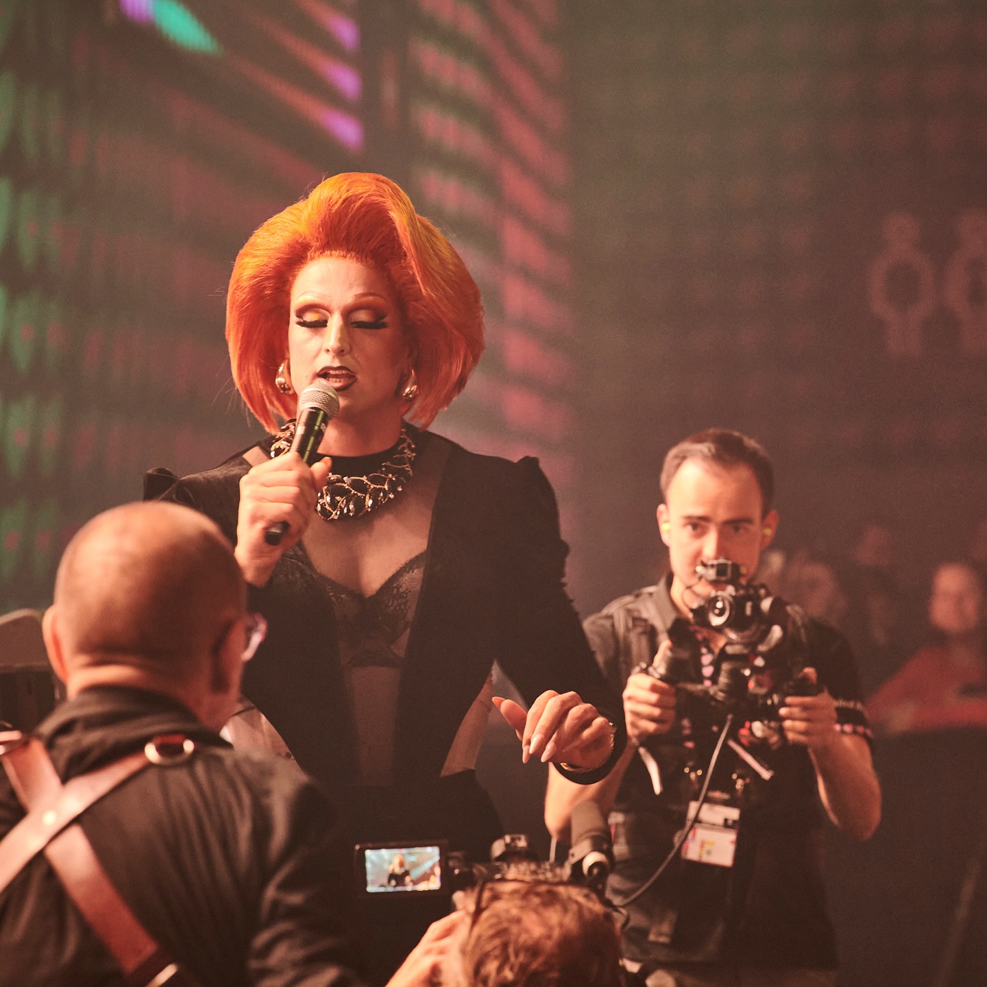 To every person who clapped, cheered, danced, or simply felt something that night —
I see you.
I thank you.
You reminded me that drag isn’t just about being seen.
It’s about seeing back.
Basel, you gave me goosebumps.
Let’s never stop showing up for each other.
#OdetteHellaGrand #ThankYouFromTheStage
#audiencemagic #dragwithheart #publicconnection #escvillage2025 #ohgitsdrag #queergratitude #dragqueenlove #baselfeels #closertothepeople #thankyoucrowd #lgbtqunity
Picture by @pascalboveyphotography