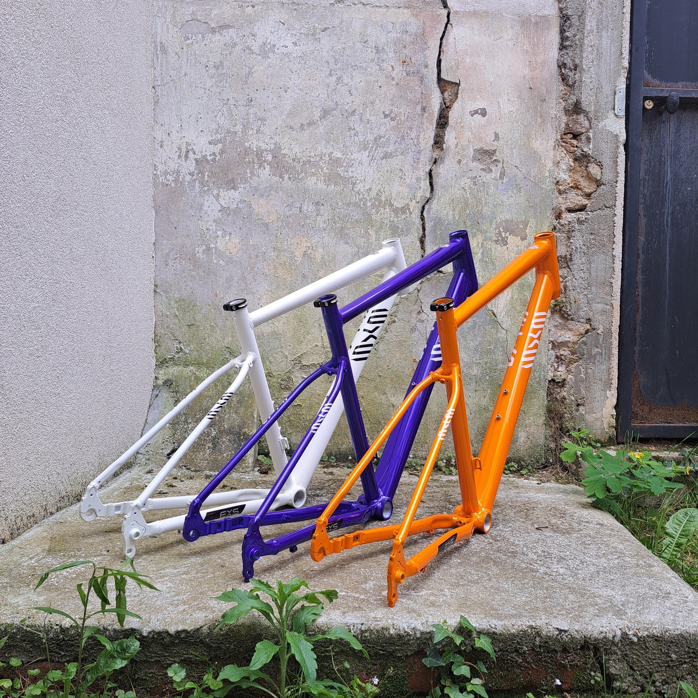 Arrivage d'une nouvelle sélection de cadres gravel de la marque EXS !
Conçus et distribués par la Manufacture Française du Cycle 👏
💶 - Seulement 319€
Couleurs personnalisées disponibles à la commande 😉
Venez me demander le montage de vos rêves et je m'occupe du reste !
#mfdc #gravelframe #aluminiumframework #bikeframe #pourmonvelo #verriereslebuisson