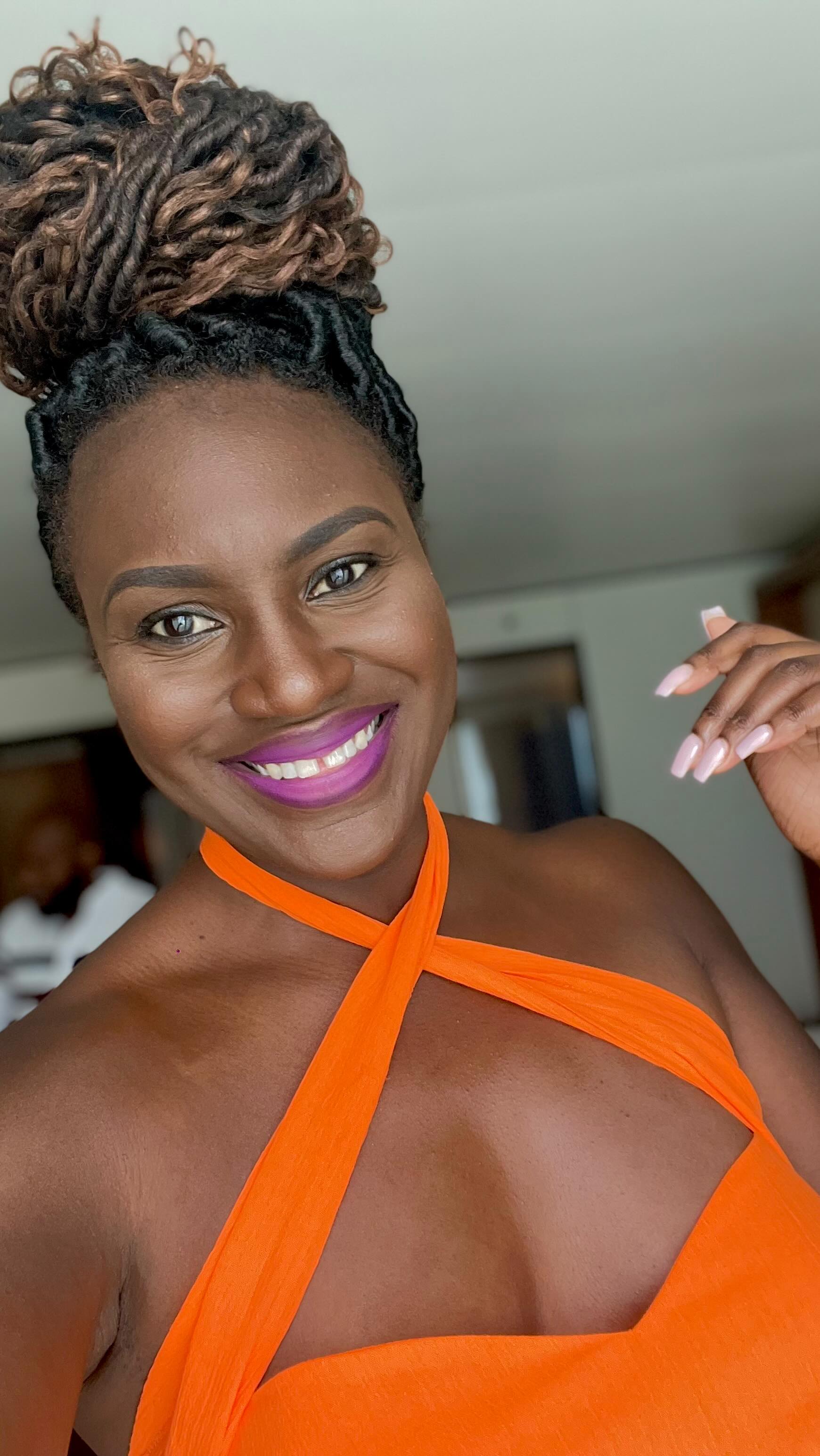 LET’S TALK ABOUT IT!!! 🗣️Marrying a man who loves to cook for you, so you don’t have to all the time, is an underrated LUXURY. Especially when he’s Caribbean 🇭🇹 Would you let your man take over the kitchen full-time???👀👀👀
Shout out to @widlindieujuste 🤭🥹❤️😘
#thedieujustes #cooking#unbotheredandblessed #softlifeera #HeCanDoBoth #SheCanDoBoth #entrepreneurs #parenthood #mompreneur #contentcreator #houstoncontentcreator #microinfluencer #texasinfluencer