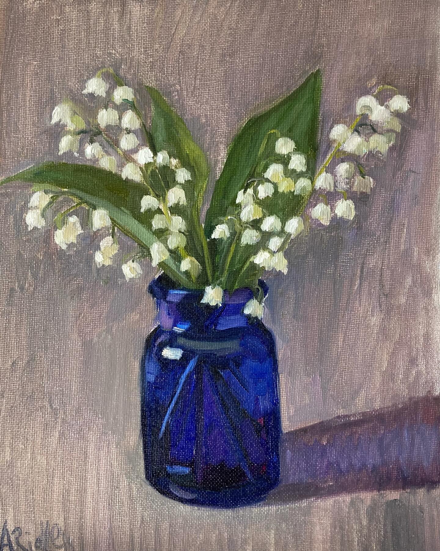 Painting the last of my lily of the valley before they disappear. Normally they would last longer but everything is so dry at the moment.
#lilyofthevalley #gardenflowers #stilllife #stilllifeart #stilllifepainting #oil #oilpaintingstilllife #oilpainting #flowersfromthegarden #flowers #suffolk #suffolkartist #suffolkartwork #woodbridge