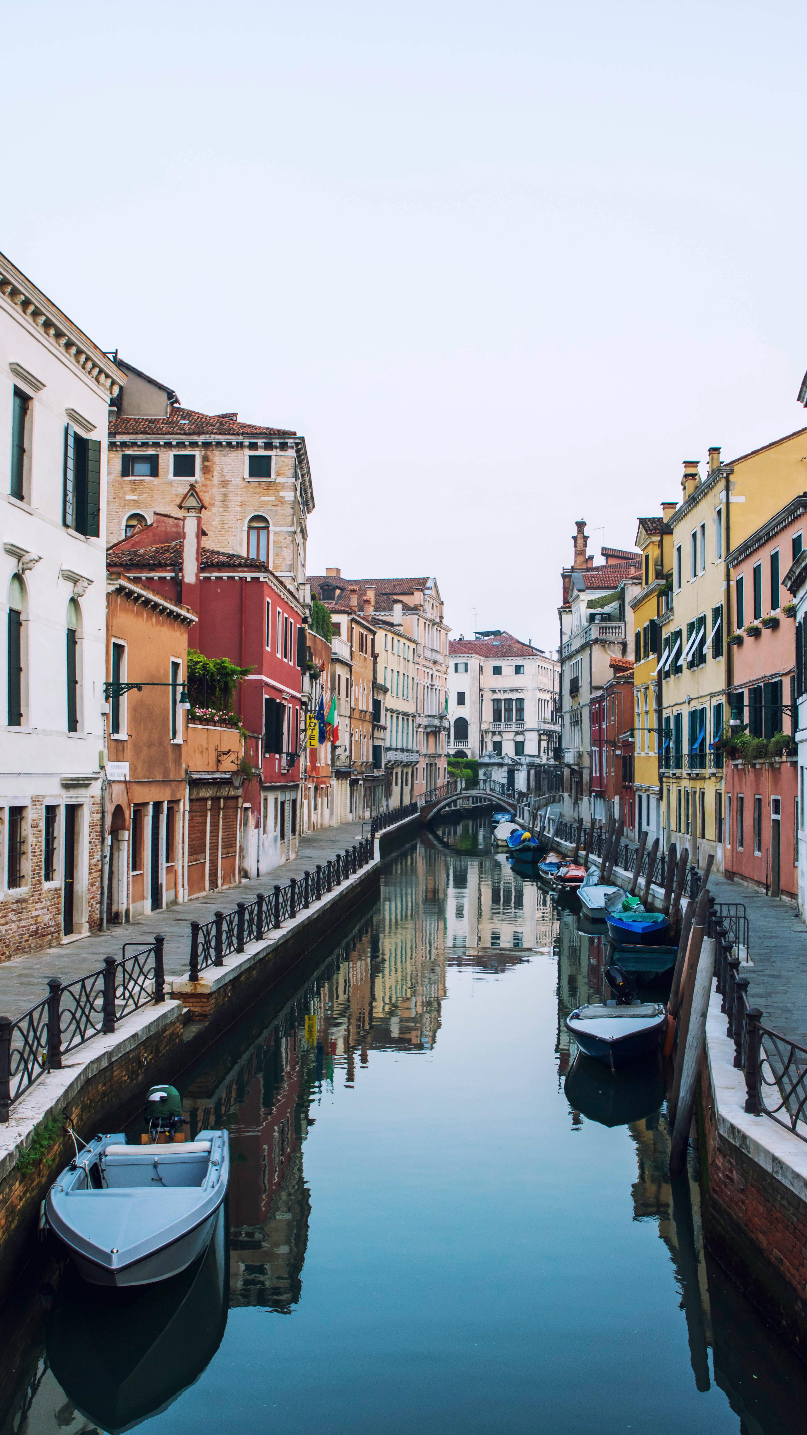 Venice is a floating mosaic of history, flavor and quiet magic. From cicchetti bars tucked in shadowy alleyways to palazzo that whisper secrets, this city rewards the curious. Let us help you peel back the layers of La Serenissima and plan your perfect trip.
DM us today to start crafting your custom Venice itinerary. #italytravel #authenticitaly #italy #iforitaliaexperience #italia #luxurytravel #italytrip