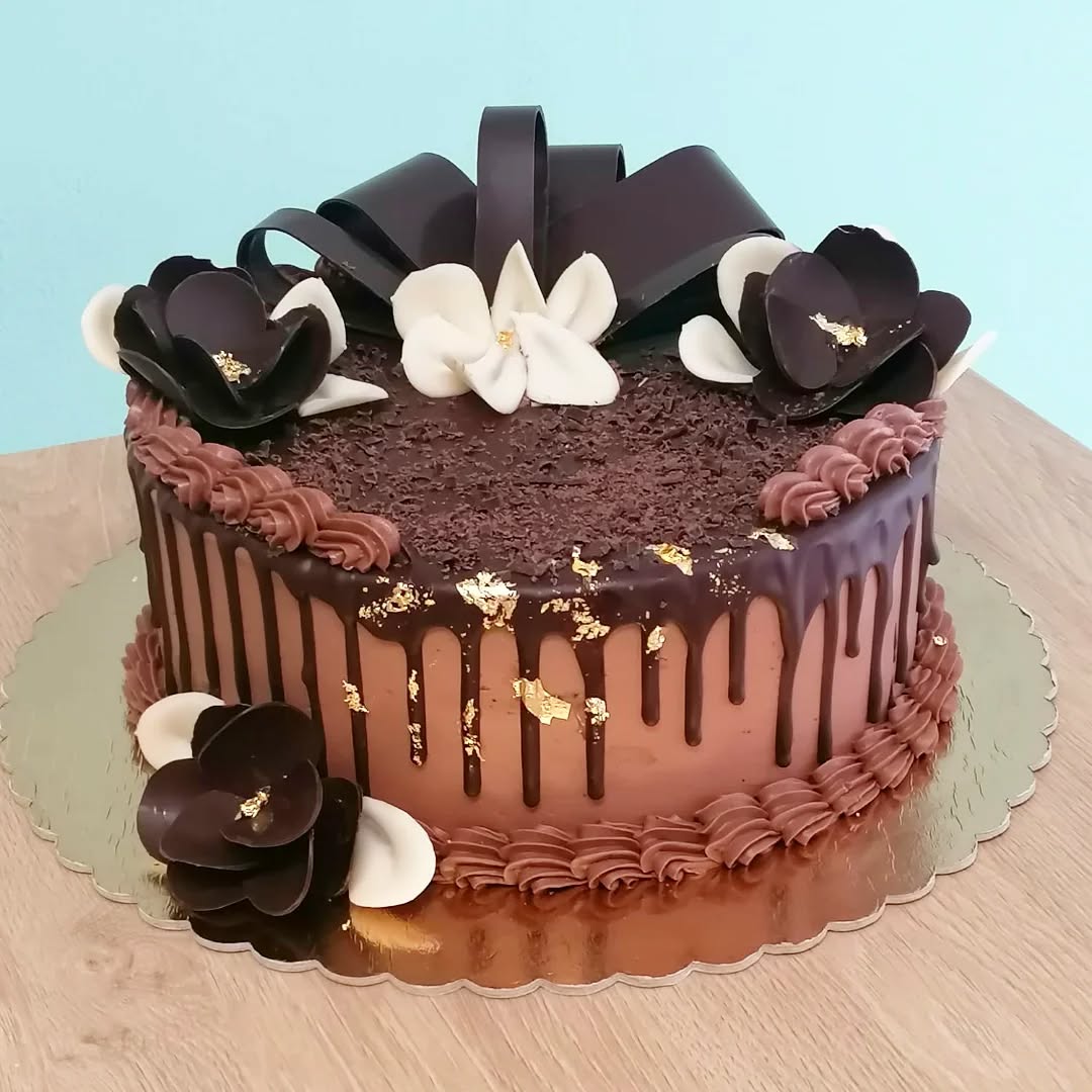 Čokoládový dort s ovocem #chocolatecakes #sladkepohladi