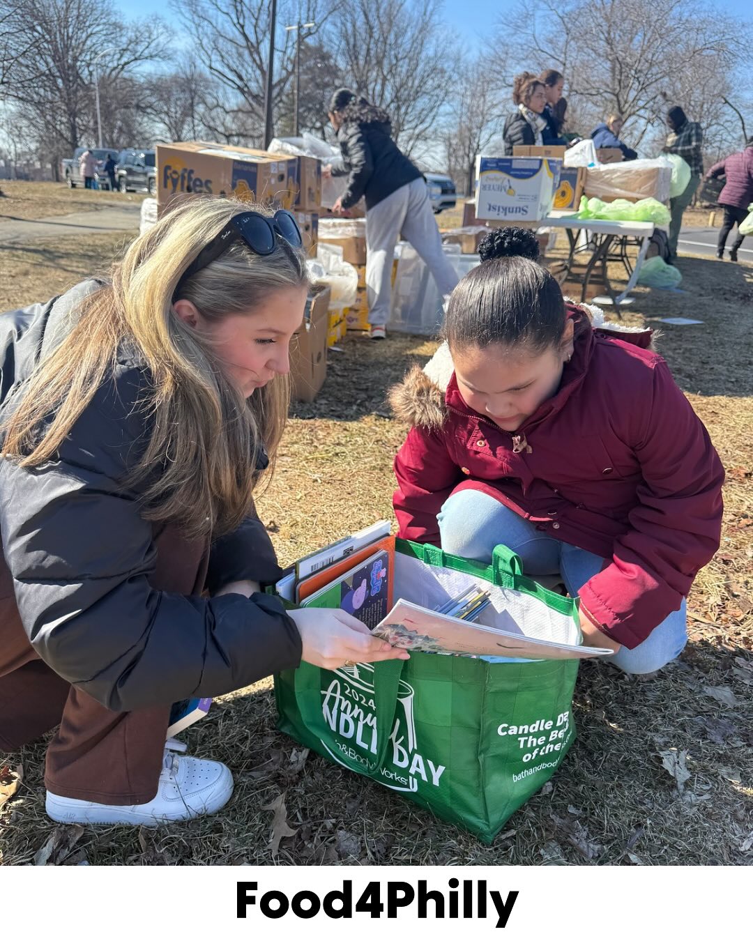I loved volunteering at @Food4Philly’s weekly Hunting Park food distribution, serving over 350 people in North Philadelphia. While supporting Food4Philly’s mission of scaling food insecurity, I was also able to distribute some books I had brought to the children and families who stopped by. ☺️💜
Dismantling barriers to quality food and educational resources is critical—Food4Philly & Literacy Is Lit are working to do just that in the Philadelphia community.