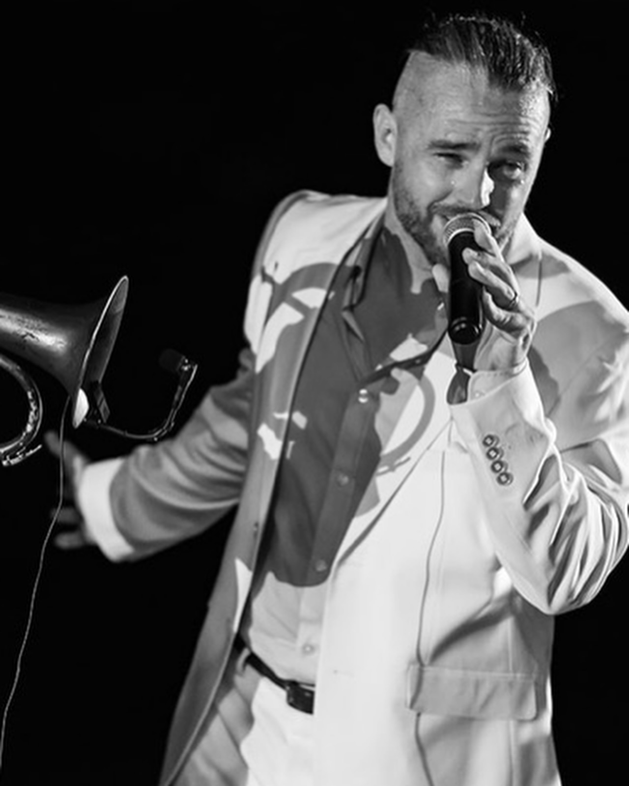 What an event! 🎤🤍💒
✨Ruth & Matt 22/11/24
Planner: @goldnguest_events_stbarth 🙏🏻💕
Venue: @nikkibeachsaintbarth 🏖️
Photographer: Diane Coriat @dinghylab 📸
Flowers: @b_floralevents 💐
Trumpet: @alaindellamaestra 🎺
Decor: @onceuponatimestbarth 🎈
Smooth Croon: @dalebuchanmusic 🎙️
#UnforgettableMoments #MakingMemories
#LoveInParadise #LivePerformance #SingerLife
#JazzSinger #LuxuryWedding #IslandWedding #NikkiBeachStBarth #StBarth #stbarthstyle #loveinstbarth