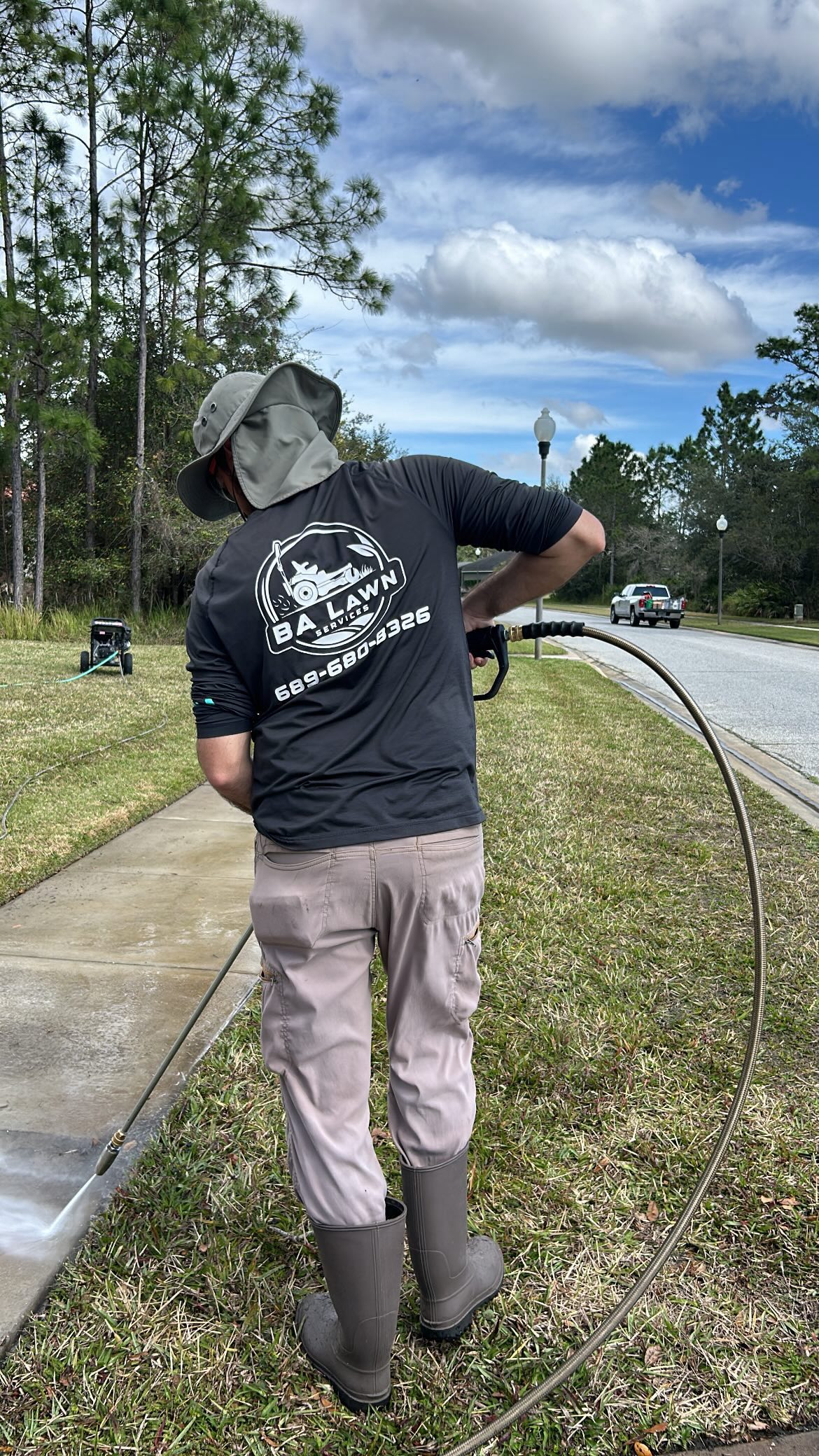💦🚀🦾
#presurewashing#lawncareservice#lawnmaintenance#lawncarelife#orlandofl#orlandoflorida