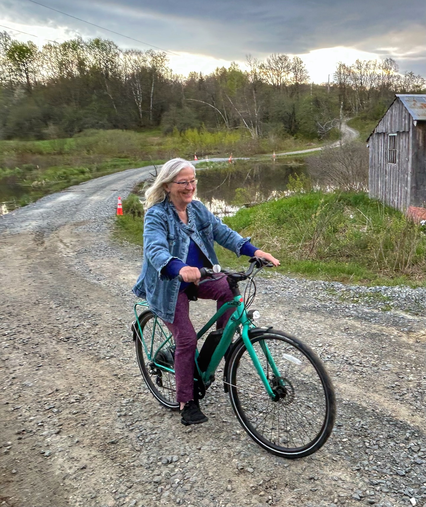 That EBike smile! Happy new bike day @ancylinsley here’s to miles of adventure right out your door! #ebikelife #newbikeday #ebikeadventures #bikemonth #bikevt