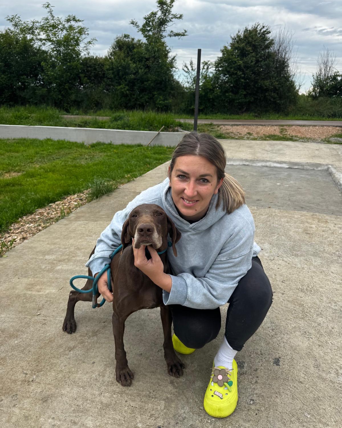 Sam returned to Ivana's shelter today after his fast heartworm treatment.
He is doing well and he still has to rest for two weeks.
So no running, playing etc. The vets at Pet Clinic said that he enjoyed the rest with them. They said, it was like a kind of vacation for him🥰
So Sam is available for adoption!
If you are interested in Sam, please contact us. #dontshopadopt#gspoftheday #gspcommunity#germanshorthairedpointerlovers #germanshorthairedpointerlovers #pointerlovers #gspcommunity #pointerlove #germanshorthairedpointer #birddog #pointersofinstagram #gsprescue #gspworld #gsp #gsplife #gsploverig #gsplovers #gspsofinstagram #gspuniverse @lydia_lidach #rescuedog #rescuedogsofinstagram #rescuedismyfavoritebreed#deutschkurzhaar