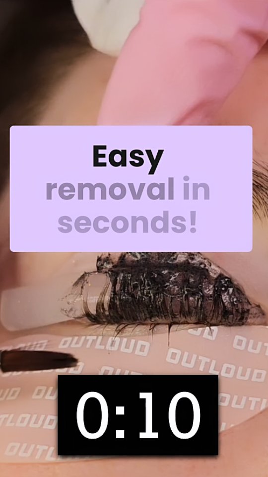 (English below)
Easy removal in seconds!
Sådan fjerner du farven på få sekunder efter lash lift:
Fjern overskydende farve ved vippekanten
Løft undereye pads og silicone pads af
Rens med The Foam – hurtigt og effektivt!
Gør det nemt for dig selv og dine kunder! 🩷
_____________________________________
Easy removal in seconds!
Remove tint in just a few seconds after lash lift:
Wipe off excess tint along the lash line
Remove undereye pads and silicone pads
Cleanse with The Foam – quick and effective!
Make the end of your treatment as smooth as the result! 🩷
#LashLiftPro #TintRemoval #LashArtistTips #TheFoam #OutloudProfessionals