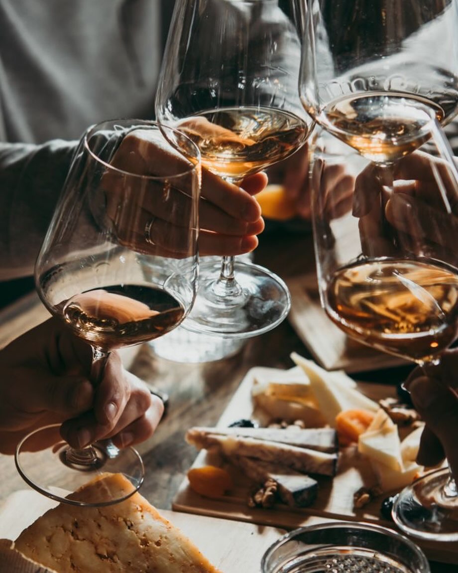 🍷✨ Join us for a memorable evening at Lizzie’s Cucina! Experience the art of Italian wine tasting paired with a delightful dinner on May 29th. Savor authentic flavors, learn about exquisite wines, and create lasting memories. Reserve your spot now! 🇮🇹❤️ #winetasting
#follow #northlondon #northlondonrestaurants #easter #eggs #mysecretlondon #toplondonrestaurant #bestitalianrestaurant #eatoutlondon #family #smallbusiness #supportlocalbusiness #michellin #londonguide #londonfoodguide #londonhiddengem #finest #partylondon #hellonorthlondon #bbcfood #italianfood #mothersday #family #love
#timeoutlondon timeout #infatuationlondon #finest #partylondon #hellonorthlondon #bbcfood #italianfood #follow #winetasting ♥️