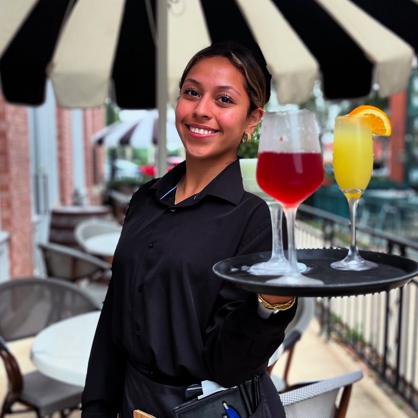 She’s got your Sunday drinks covered🍹Swing by—we’re open until 8:30PM today!!
#vieuxcarre #flowermound #parkersquare #patio #drinks #craftcocktails #dinner #eat #dfw #dallas #fortworth