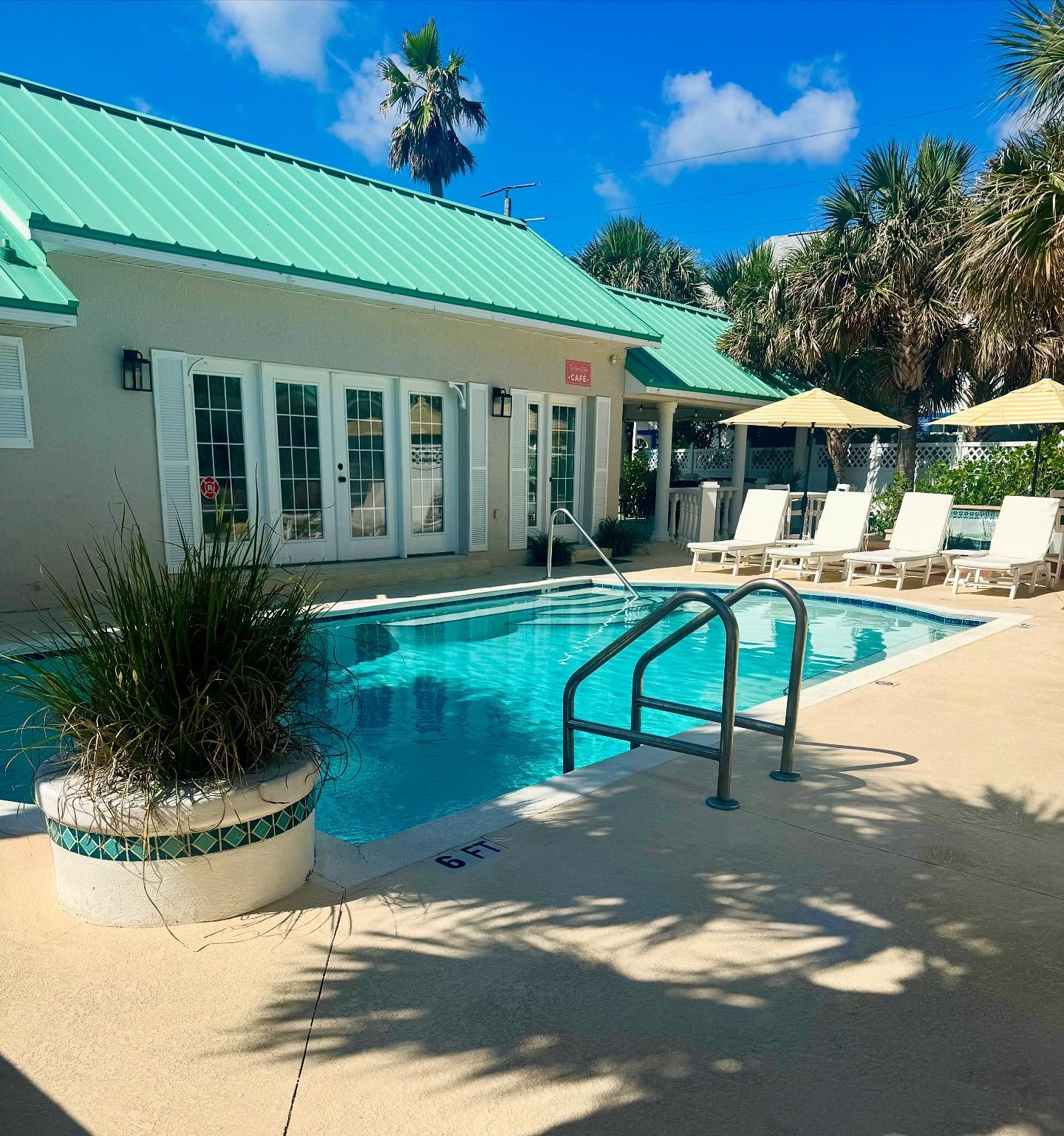 Welcome 8 Sunny skies, sparkling pool, and total relaxation — it’s the perfect recipe for your summer escape. Soak up the sun with us and make this season unforgettable. Book your summer getaway now!
#islandcottageinn #visitflagler #flaglerbeach #summertravel #travel #traveldestination #traveldestinations #beach #beachvacation #boutiquehotel #floridabeach #instatravel #instatraveling #travelphotography #oceanside #seaside #travelgram #boutiquehotels #sunnyday #beachvibes #poolside #summer #summerescape