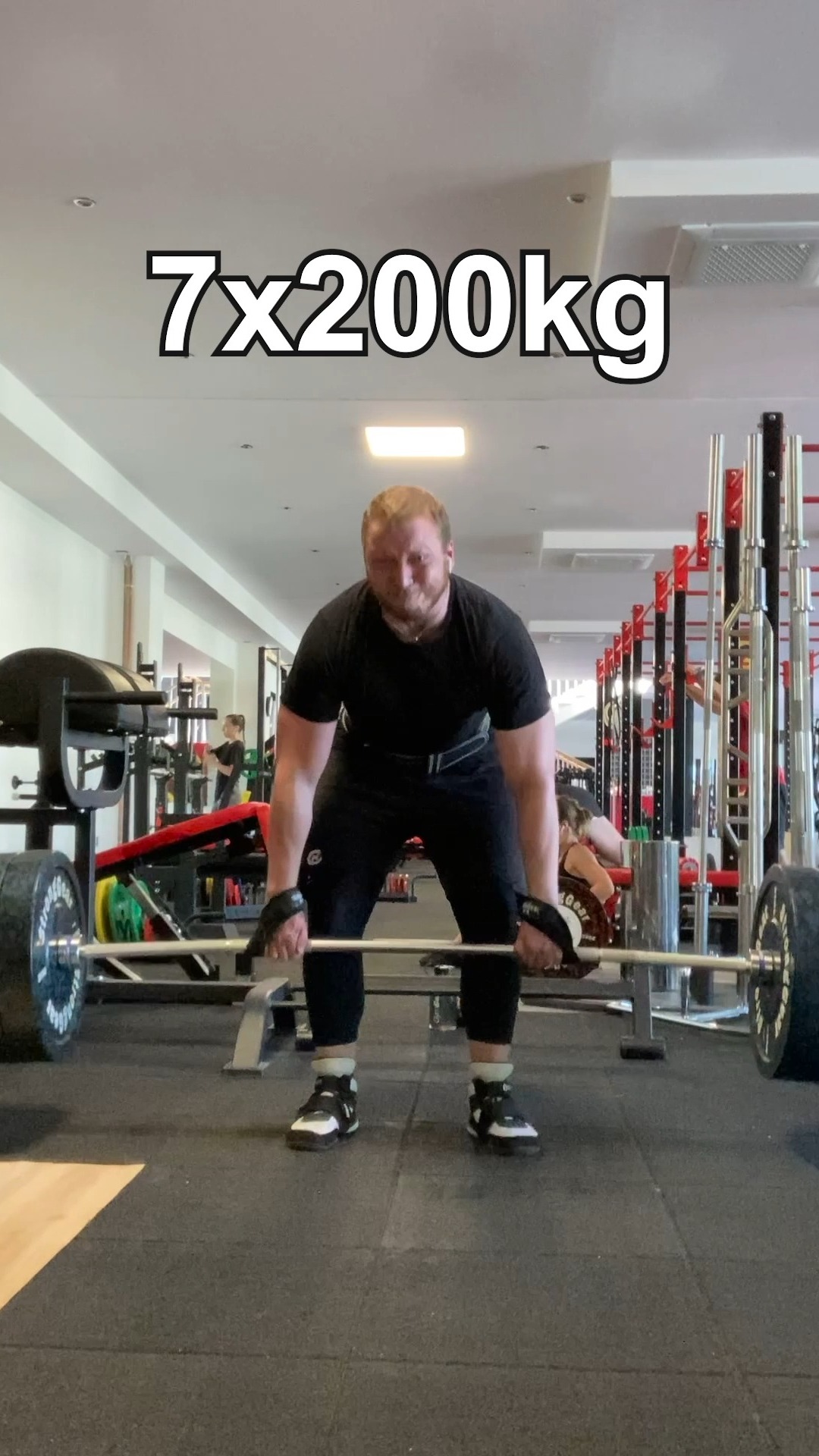 Letní deadliftová výzva na počet opáčet při 33 stupních dva roky zpátky. Vypadá to v pohodě, ale není 😃
Více obsahu na mém Yt kanále - odkaz v BIU