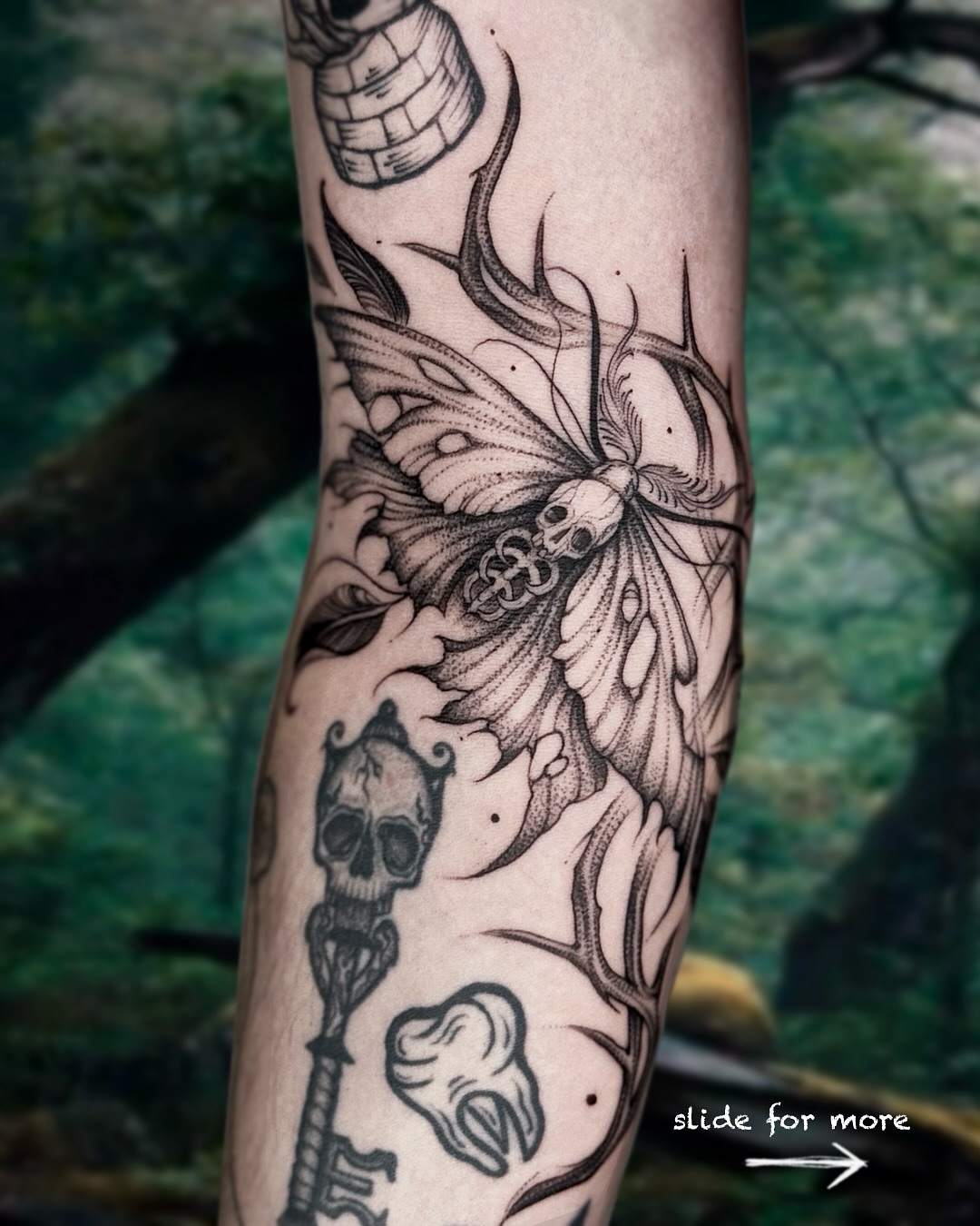 โข ๐๐๐๐ โข
โจ ๐ด๐ธ๐ช๐ฑ๐ฆ ๐ง๐ฐ๐ณ ๐ต๐ข๐ต๐ต๐ฐ๐ฐ ๐ธ๐ณ๐ข๐ฑ ๐ข๐ฏ๐ฅ ๐ฑ๐ณ๐ฐ๐ค๐ฆ๐ด๐ด!
๐๐ถ๐ฑ๐ฆ๐ณ ๐ง๐ถ๐ฏ ๐จ๐ข๐ฑ ๐ง๐ช๐ญ๐ญ๐ฆ๐ณ ๐'๐ท๐ฆ ๐จ๐ฐ๐ต ๐ต๐ฐ ๐ฅ๐ฐ ๐ง๐ฐ๐ณ ๐๐ข๐ณ๐ฐ๐ฏ, ๐ธ๐ฉ๐ฐ ๐ฉ๐ข๐ด ๐ด๐ถ๐ค๐ฉ ๐ข ๐ค๐ฐ๐ฐ๐ญ ๐ต๐ข๐ต๐ต๐ฐ๐ฐ ๐ค๐ฐ๐ญ๐ญ๐ฆ๐ค๐ต๐ช๐ฐ๐ฏ. ๐๐ฐ๐ฏ๐ฐ๐ถ๐ณ๐ฆ๐ฅ ๐ต๐ฐ ๐ข๐ฅ๐ฅ ๐ต๐ฉ๐ช๐ด ๐ฐ๐ฏ๐ฆ ๐ง๐ฐ๐ณ ๐บ๐ฐ๐ถ, ๐ต๐ฉ๐ข๐ฏ๐ฌ ๐บ๐ฐ๐ถ ๐ด๐ฐ ๐ฎ๐ถ๐ค๐ฉ :)
โจ ๐๐ฐ๐ฐ๐ฌ๐ช๐ฏ๐จ๐ด ๐ข๐ณ๐ฆ ๐ฏ๐ฐ๐ธ ๐ฐ๐ฑ๐ฆ๐ฏ ๐ง๐ฐ๐ณ ๐๐ถ๐ฏ๐ฆ ๐ข๐ฏ๐ฅ ๐'๐ฅ ๐ญ๐ฐ๐ท๐ฆ ๐ต๐ฐ ๐ธ๐ฐ๐ณ๐ฌ ๐ฐ๐ฏ ๐บ๐ฐ๐ถ๐ณ ๐ช๐ฅ๐ฆ๐ข๐ด - ๐ฑ๐ญ๐ฆ๐ข๐ด๐ฆ ๐ง๐ช๐ญ๐ญ ๐ถ๐ฑ ๐ต๐ฉ๐ฆ ๐ง๐ฐ๐ณ๐ฎ (๐ญ๐ช๐ฏ๐ฌ ๐ช๐ฏ ๐ฎ๐บ ๐ฃ๐ช๐ฐ) ๐ฐ๐ณ ๐ฆ๐ฎ๐ข๐ช๐ญ ๐ฎ๐ฆ ๐ข๐ต ๐ค๐ฐ๐ฏ๐ต๐ข๐ค๐ต@๐ฑ๐ข๐ฐ๐ญ๐ข๐ง๐ข๐บ.๐ค๐ฐ๐ฎ
๐ค ๐๐ฉ๐ข๐ฏ๐ฌ ๐บ๐ฐ๐ถ ๐ง๐ฐ๐ณ ๐ด๐ถ๐ฑ๐ฑ๐ฐ๐ณ๐ต๐ช๐ฏ๐จ ๐ฎ๐ฆ & ๐ฎ๐บ ๐ข๐ณ๐ต
Done with @elitetattooofficial needles ๐
#fantasytattoo #dragontattoo #mothtattoo #londontattoo #tattooartist #darkfantasy #darktattoos #gapfillertattoo #freehandtattoo