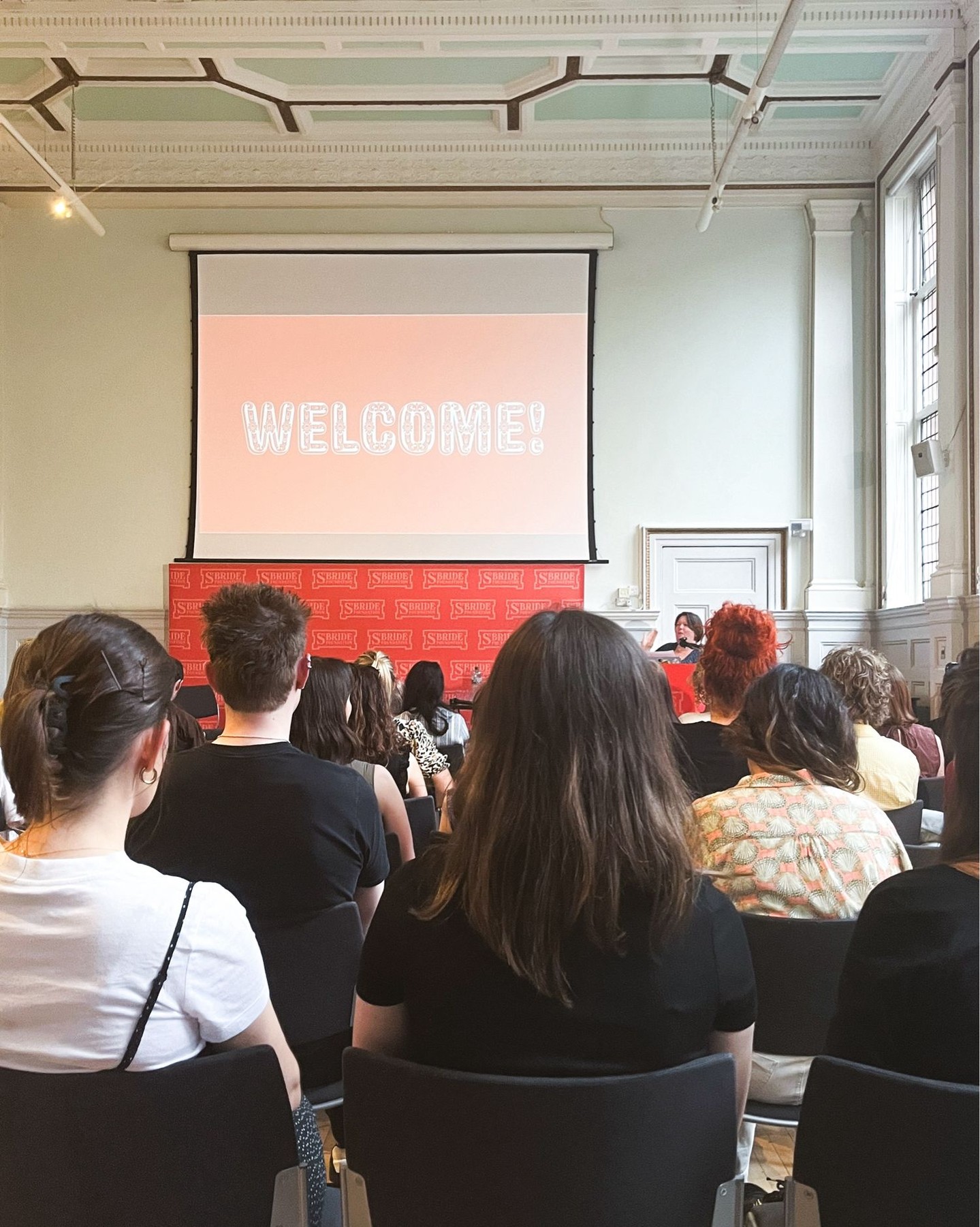 One of my highlights this month is hopping on a train after work to attend the Fr££lance in-person event at @stbridefoundation
It’s the first networking event I’ve attended on my own and, as an introvert, I’m proud of myself for working the room and staying until closing ☺️ I’m glad I did too! I had so much fun and it was amazing to be able to meet other book designers in the industry who are freelance, hybrid, and working in-house. Doing different things but book designers all the same 💖
Freelancing can be a lonely business so getting to hear the experiences of others, sharing tips, and bonding over gripes of the trade has felt like a healing balm. I’ve come away feeling part of a wider whole, and I’m inspired by and in awe of all my fellow creatives. Thank you to all the organisers that have made this happen 🫶🏻✨
@micaelaalcainodesign @leahjg_books @kishanrajanidesign
#bookdesigner #freelancelifestyle #networkingevents