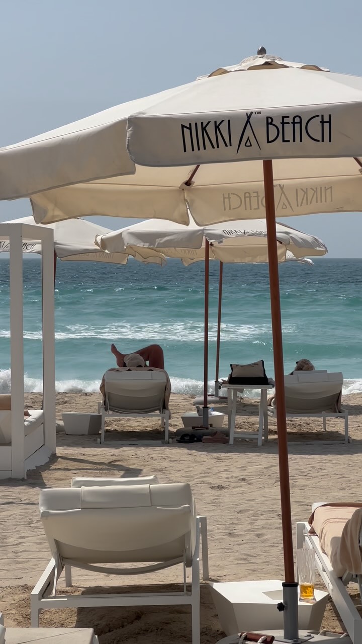 Had a great brunch today at @nikkibeachdubai with @sara_tarabulsi & @sheifiproductions 😎⛱️🎧🌴☀️
#nikkibeach #nikkibeachdubai #dubaientertainment #dubaievents #dubaidj