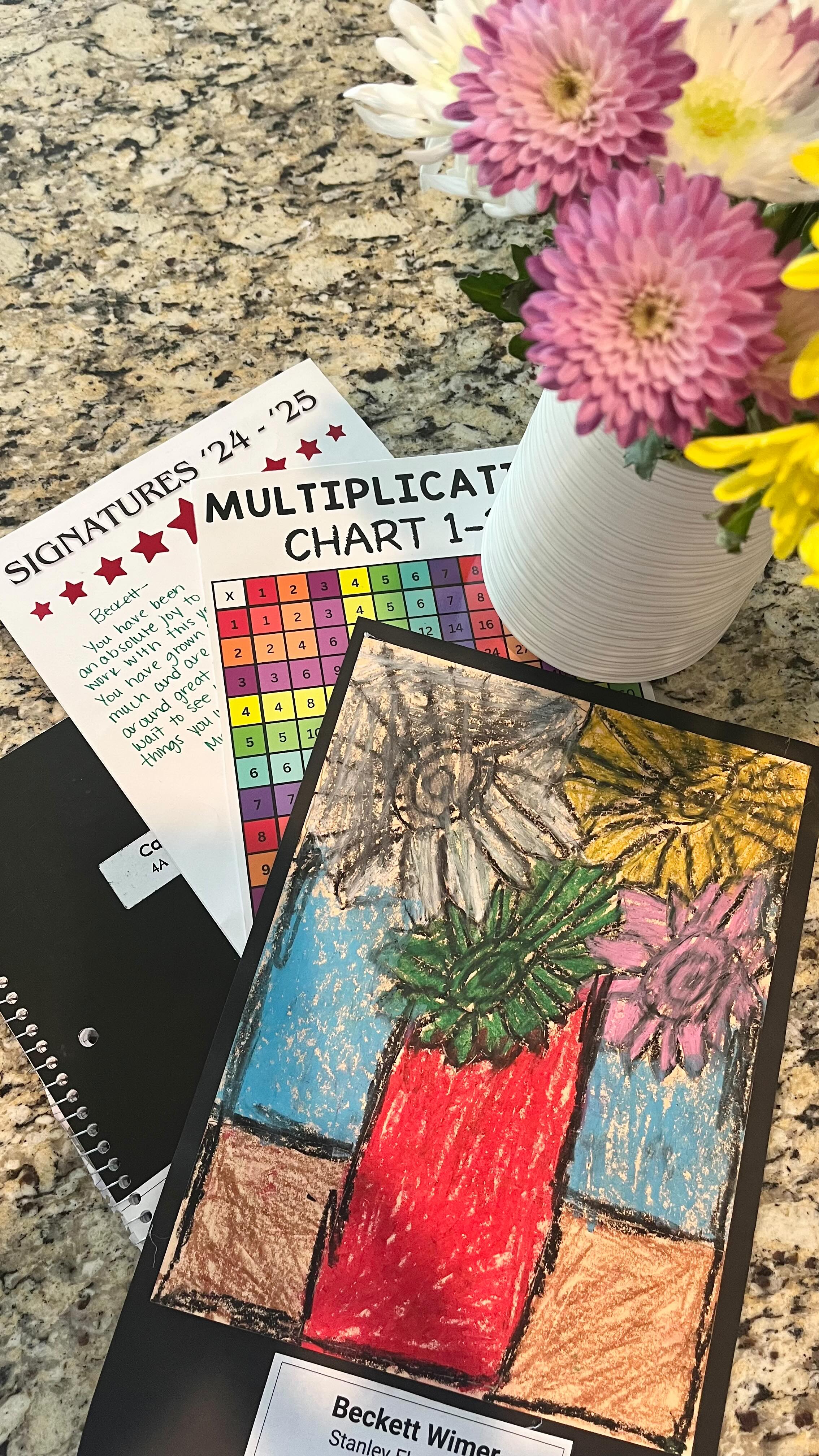 Here’s your friendly reminder as the school year wraps up: you don’t need to save every single piece of paper thing that comes home in your child’s backpack. Pick a few of your favorite, most special pieces from the year, file them in a labeled folder by grade, and recycle the rest. Your kid doesn’t want that old phonics book anyway.✌🏻
Now bring on summer! ☀️🍉⛱️
.
.
.
#SimplifiedKC #KansasCityOrganizer #ProfessionalOrganizer #SchoolPapers #MilestoneBox #SchoolOrganization #PaperOrganization #SchoolsOut