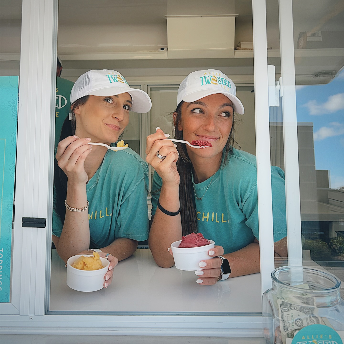 🍧 Weekend forecast: 100% chance of Twisted Ice.
Swing by and chill with us ✨☀️🍋
Schedule and location in our bio 🤗