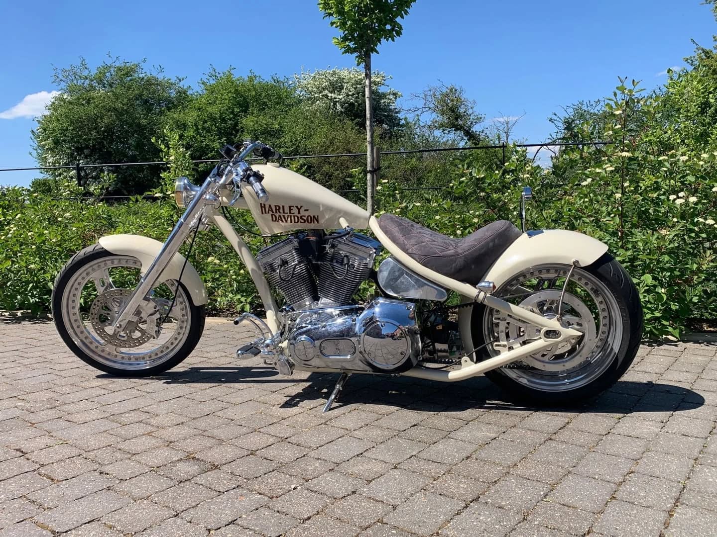 It's not just steam engines we paint! This stunning Harley custom has been built by one of the workshop lads and was painted in our spray booth. The colour is old English white with a pearlescent finish and looks beautiful out in the sunlight.
If you have any projects where you want a professional paint finish please don't hesitate to get in touch.
info@legacyvehicles.co.uk
01462 506502
www.legacyvehicles.co.uk
.
.
#paintshop #harleydavidson #harleycustom #motorbike
