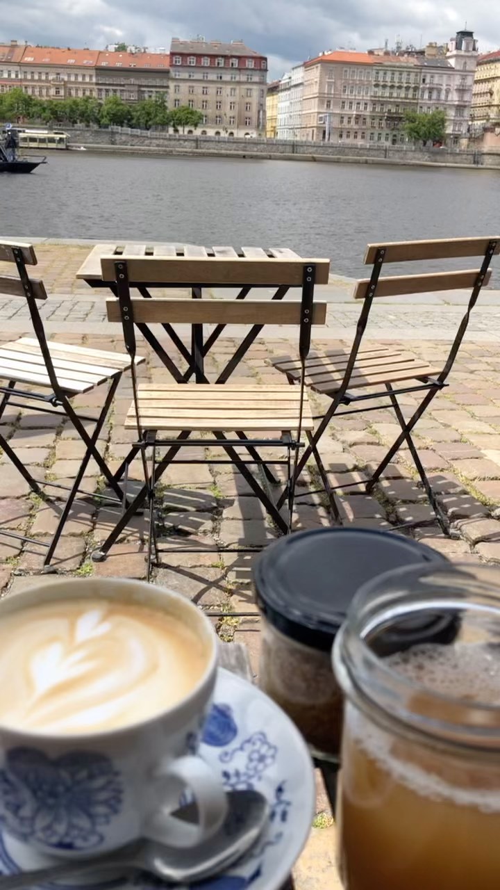 Ranné kávičky na Náplavke v Prahe 🤍🩵❤️
#naplavka #praha