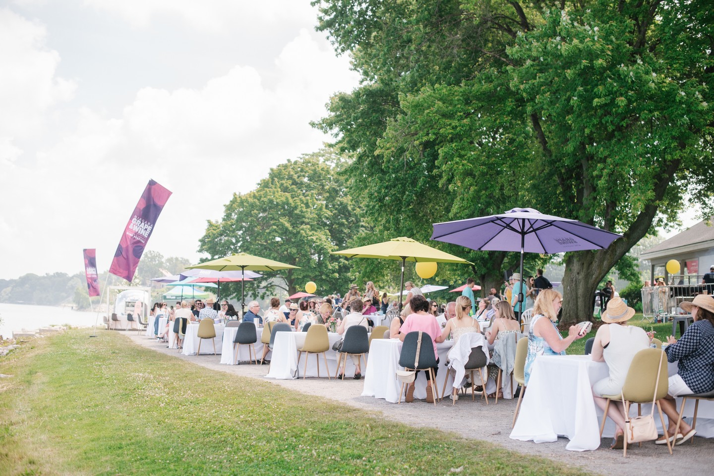 🇬🇧 Happy Victoria Day! 🇬🇧
☀️ Summer starts now and it's going to be such a fun one! ☀️
The countdown is on to all your favourite start-of-summer traditions at Niagara Benchlands wineries, like:
🌮 Graze The Bench (June 7 & 8)
🐾 The Muddy Paws Wine Trail (June 14 & 15)
🥐 Brunch By The Lake (July 6)
... and the list goes on!
🎟️ Get your tickets now!
🍷@featherstonewinery 🍷@fieldingwinery 🍷@malivoire 🍷@sueannstaffestatewinery 🍷@thirtybench 🍷@organizedcrimewinery 🍷@rosewoodwine 🍷@peninsularidge 🍷@hiddenbench 🍷@fieldingwinery 🍷@leclosjordanne 🍷@westcottvineyards 🍷@niagarawinefest
#NiagaraBenchlands #VisitNiagara #OntarioTravel #OntarioWineCountry #Summer #WanderNiagara