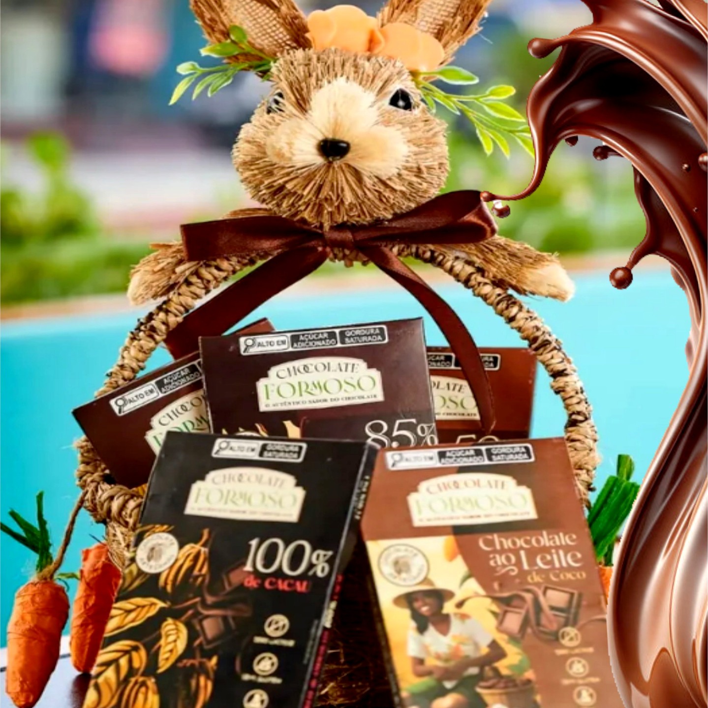 Um caso de sucesso!
Nossa História:
Chocolate Formoso, o sabor que nasce da coragem e floresce em cada detalhe.
A Chocolate Formoso nasceu do doce sonho de um homem simples e visionário: o Sr. Antônio Neri. Com espírito determinado, ele ousou ir além da tradição e plantou uma nova ideia no coração de uma terra dominada pela monocultura da cana. Onde poucos viam possibilidades, ele enxergou potencial — acreditou no cacau e no poder transformador de um sonho bem cultivado. Inspirados por essa visão, seu filho Euker Neri e sua esposa decidiram dar novos passos nessa história. Partiram rumo à Bahia, berço do cacau brasileiro, em busca de conhecimento profundo. Mergulharam no universo do chocolate artesanal — do grão à barra (bean-to-bar) — e voltaram com as malas repletas de aprendizado e o coração cheio de propósito.
Na Chocolate Formoso, cada etapa importa. Valorizamos toda a cadeia produtiva do cacau: do agricultor que cultiva com dedicação ao consumidor que aprecia o resultado final — um chocolate mais puro, com menos açúcar, livre de conservantes e carregado de sabor real. Aqui, cada mordida é uma homenagem à terra, ao trabalho humano e à paixão por fazer diferente. Assim nasceu a Chocolate Formoso — uma fábrica de chocolates artesanais bean-to-bar que vai além do sabor: entrega história, autenticidade e a doçura de acreditar em um futuro mais justo e saboroso.
Obrigado pela confiaça!
#chocolateformoso
#caixapersonalizada
#embalagemchocolate
#embalagemgráfica
#igpembalagem
#graficaigp