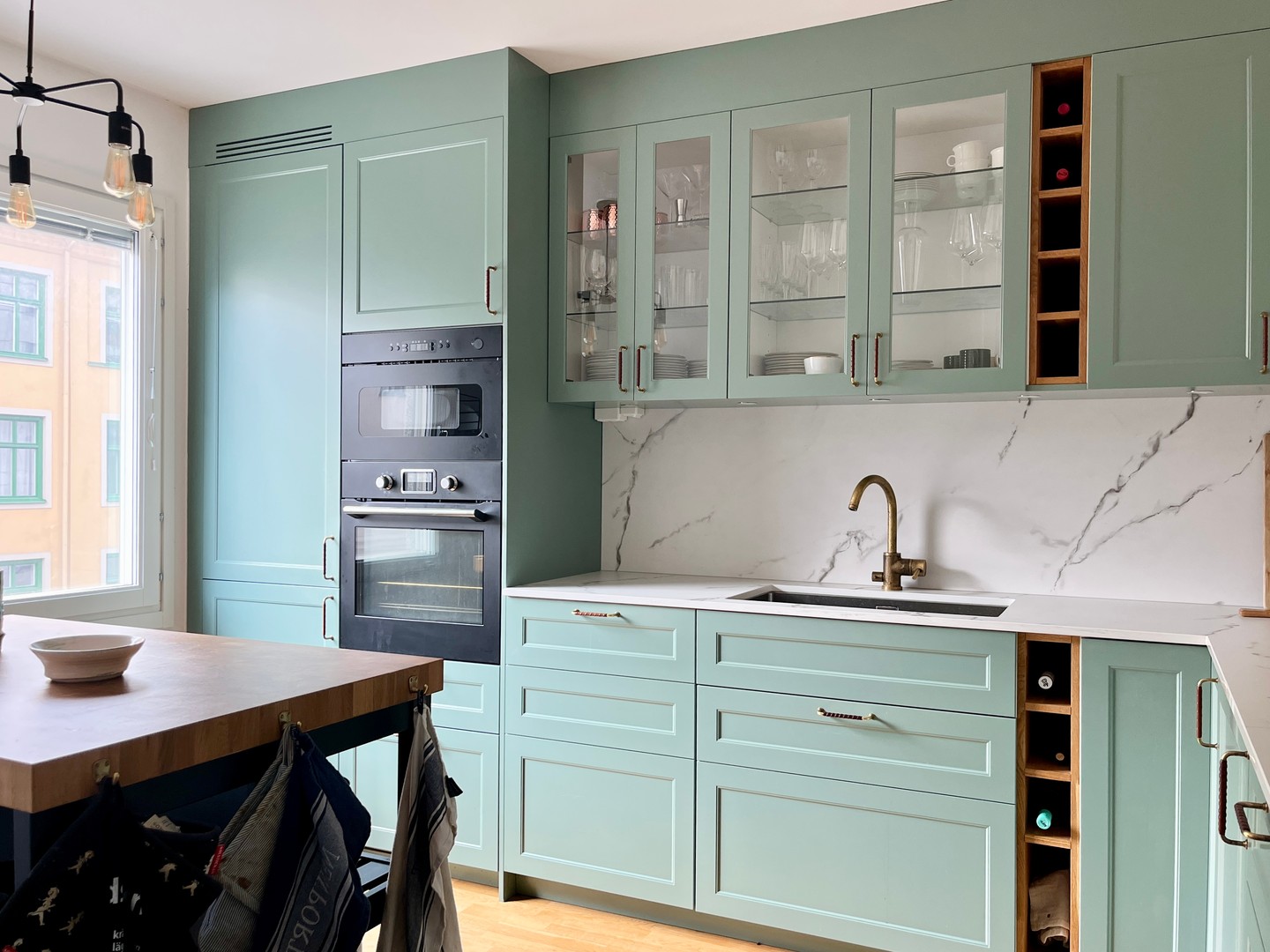 UTHYRNING
đ Kungstensgatan 44 â Vasastan
Hyra: 27 000 kr/mÄn
đïž Möblerad 2:a med solig balkong
đ TillgĂ€nglig efter sommaren
⚠Nyrenoverat kök
đïž Ljust vardagsrum med utgĂ„ng till hĂ€rlig balkong
đ FrĂ€scht badrum
đ§ș Dold tvĂ€ttmaskin & torktumlare
đ Garageplats i fastigheten (möjlighet att hyra)
đĄ Driftkostnader ingĂ„r i hyran!
đ© DM vid intresse eller för visning!
#vasastan #bostadstockholm #uthyrning #lÀgenhetstockholm #kungstensgatan #hyreslÀgenhet #stockholmliving #balkongliv #möblerat #hyresrÀtt #cityboende #lediglÀgenhet #passionforhomes #inflyttningeftersommaren