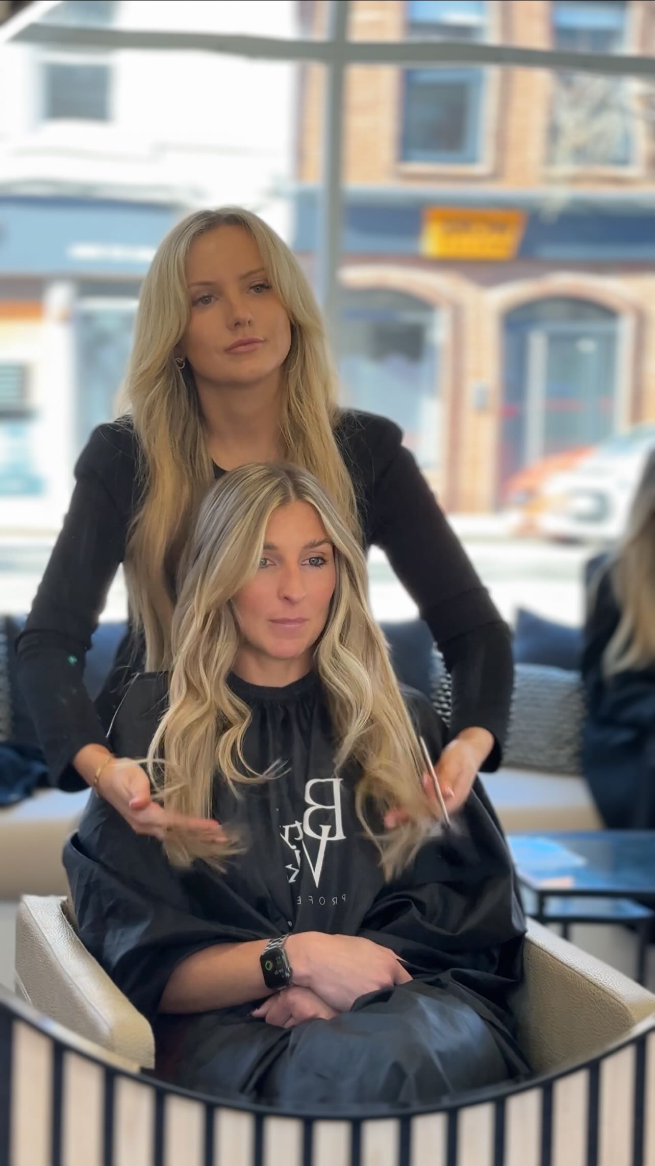 Your trust = our magic 🪄 ✨ we couldn’t do the glow‑ups without YOU ❤️
#dreamteam #blendsalonderby #blendsalon #derbysalon #redkeninsiders #redkenpartner