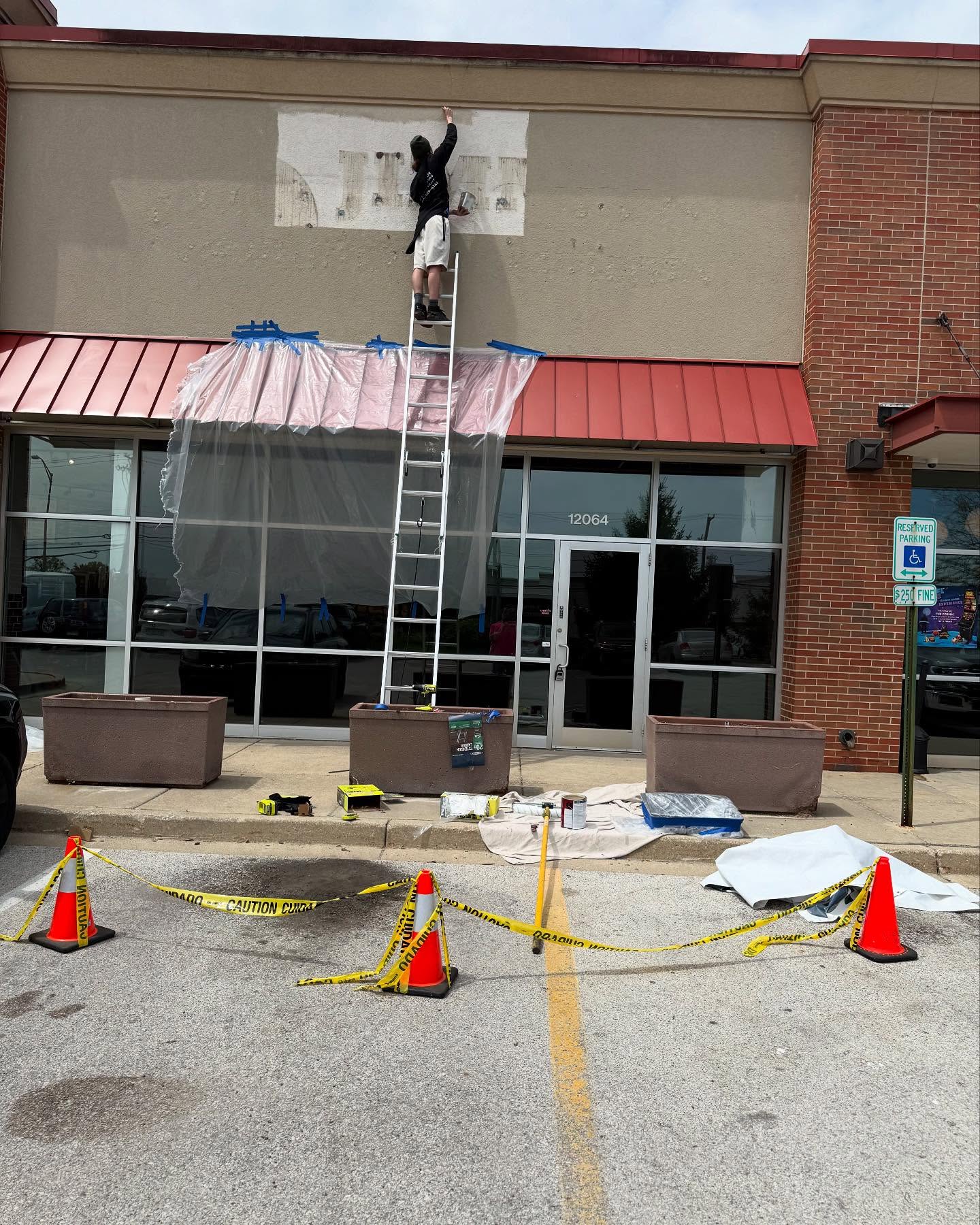 Commercial signage repaint in Alsip, Illinois for one of our business partners with one of our top dogs, Aiden. It’s a blessing to enjoy who you work with while getting to do what you enjoy. Knocked out this project working efficiently and lean and got it done. Used Sherwin’s A100. On to the next. #guardianpropainting