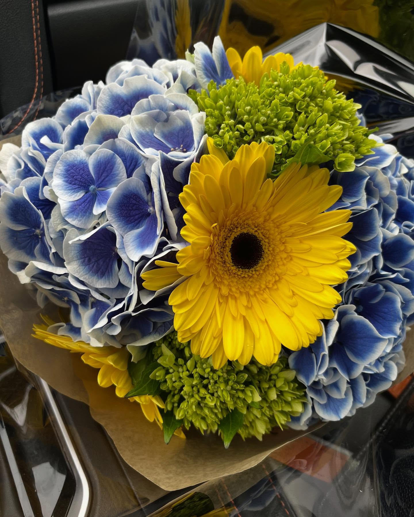 Flowers for clients after their bathroom Reno is done. I hope it brightens up their rainy day. I design with colour even with flowers. @mcewanfoods