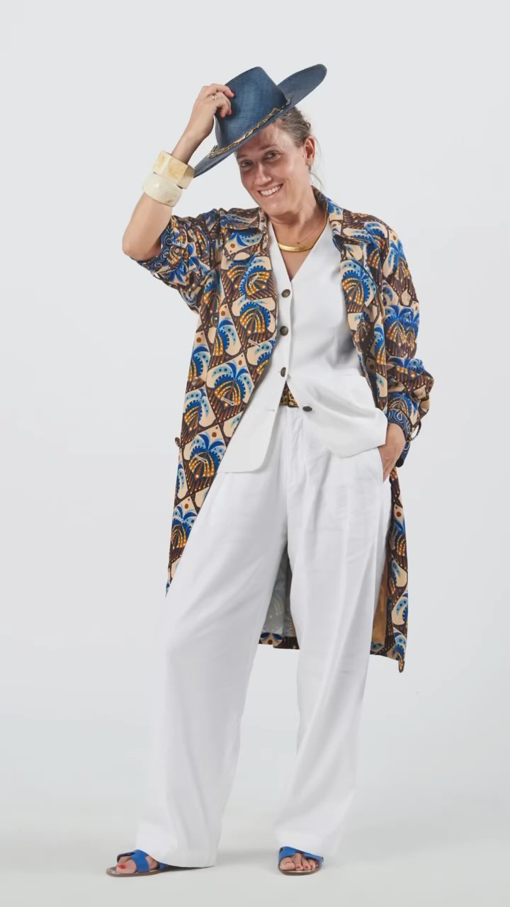 This is the perfect look for sipping cocktails under the sun or strolling through an art fair in Ubud. 🌴
Juliette wears:
💫 A crisp white linen vest and wide-leg trousers by @ragandbone for that relaxed yet refined silhouette
💫 A fancy @van_palma straw hat with golden chain
💫 A statement tropical-print trench by @farmrio, bringing a bold twist to a minimalist base
💫 Iconic blue Oran sandals by @hermes for the perfect pop of color and luxury at her feet
Come discover more looks like this at our upcoming pop-up, get your invitation (link in bio)!
📅 Tues 27 & Wed 28 May
📍 *Scape, The Treetop Room (Level 5)
Styled by @life_by_tui & @onesoulmanystories
📸 Captured by @benygan.photographer
#farmrio #hermes #OneSoulManyStories #popupsg #sgfashion #sustainablefashion #farmrio #hermes #ragandbone #effortlessstyle #resortfashion #chicinstyle #circularfashion #shopbetter #shopsellrepeat