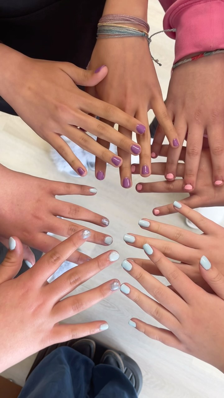 We hosted the luckiest little lady’s 13th birthday party! What a fun group, getting spoiled & pampered 💅🏼🎀🎉🥳
@beautyandlivelyco
#lucky13 #happybirthday #birthdayparty #birthdaynails #birthdaygirl #sweet13🎂 #beautyandlivelyco