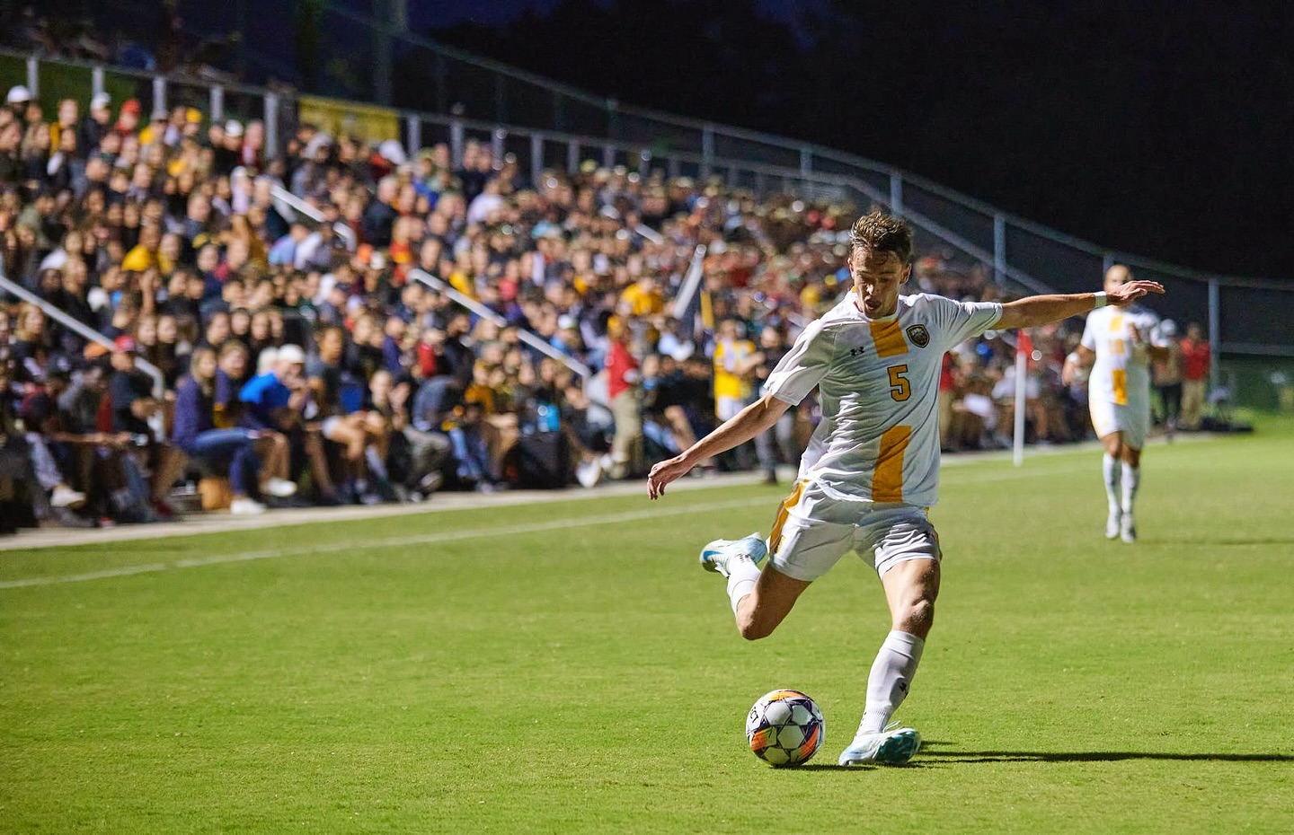 🎓⚽ Huge congratulations to Robbie Ryerson on his upcoming graduation from UMBC! Your fantastic soccer career as a Retriever has been amazing to watch. Wishing you the best of luck in your next endeavors. Go shine, Robbie! 🖤💛 #UMBCGrad #SoccerStar #RetrieverNation #rise2college