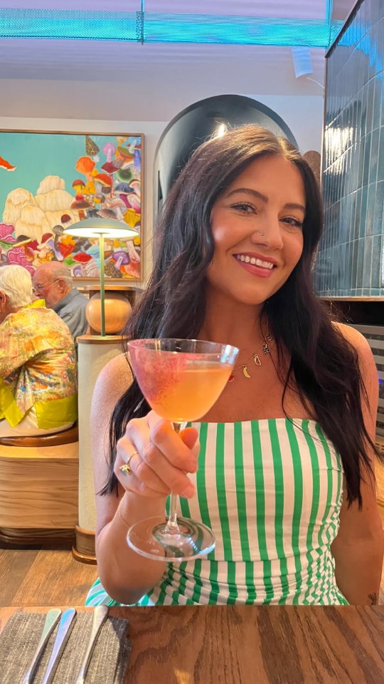 Heart & belly is full! ❤️🥂
I had a wonderful birthday week 🥳
Thank you to all who sent me a birthday wish, text, call, dm, gifts and so on!
Your love & support means everything!
I didn't even fit all the indulgence in this reel 🤣 I enjoyed many things and I can say iykyk- a Taurus is happy when fed!
What's your favorite thing to do for your birthday?!
More coming up..
👇ohhh.. and featured and loved by moi:
@wildweed.cinci birthday dinner
@moxydowntowncincy rooftop & drinks
@frankiessips lunch & fresh juices
@jappsotr cocktails & tunes by @jesslambband
@somerset.otr cocktails & dance sesh
Lemon posset & snacks by moi