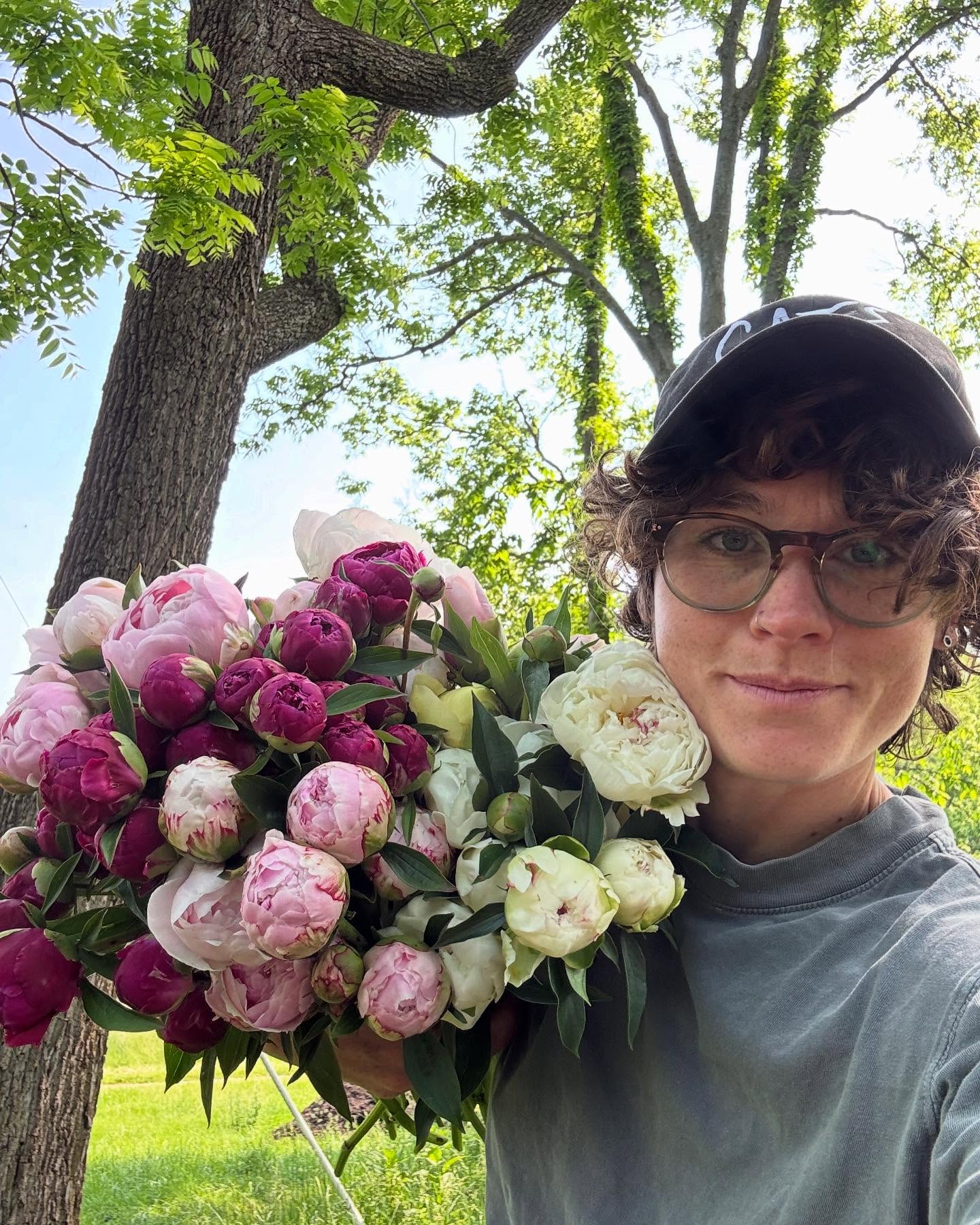 Just in time for Peonies! Come see us at the Loudoun Spring Farm Tours tomorrow and Sunday 10-4! @loudounvafarms
The bog is in full effect!
#peonies #loudounfarmtour #loudounfarms #localflowers #flowerfarmer #farmerflorist