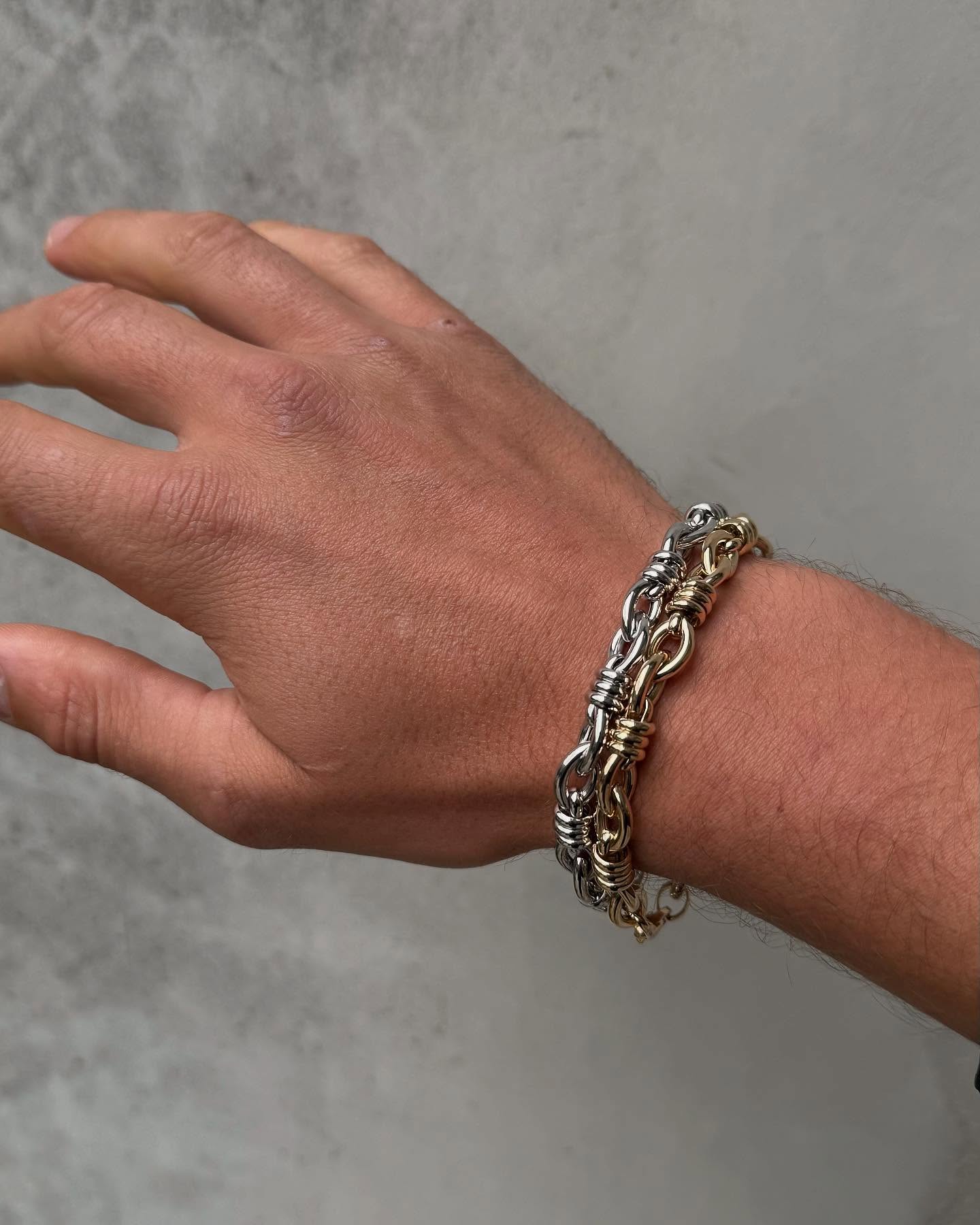 The Benjamin🩶 available in 18K white, yellow and rose gold.