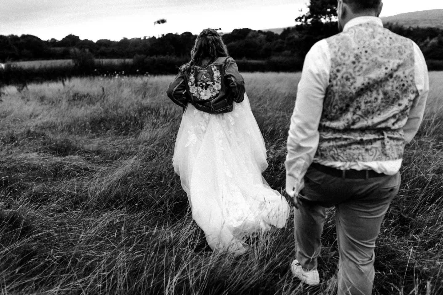 Towards the Glastonbury Hills🖤
.
.
.
Pennard Hill Farm Wedding